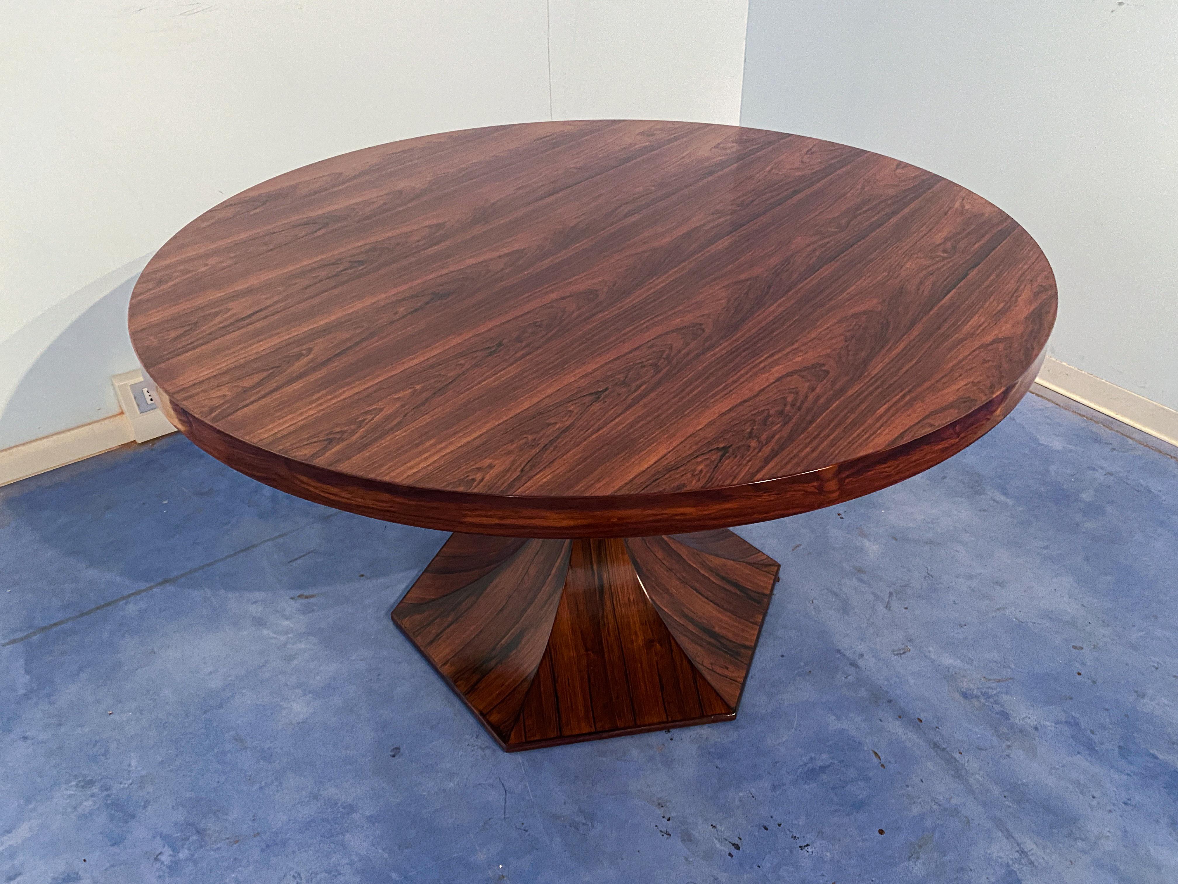 Italian Midcentury Circular Dining Table in Mahogany by Giulio Moscatelli, 1964 In Good Condition For Sale In Traversetolo, IT