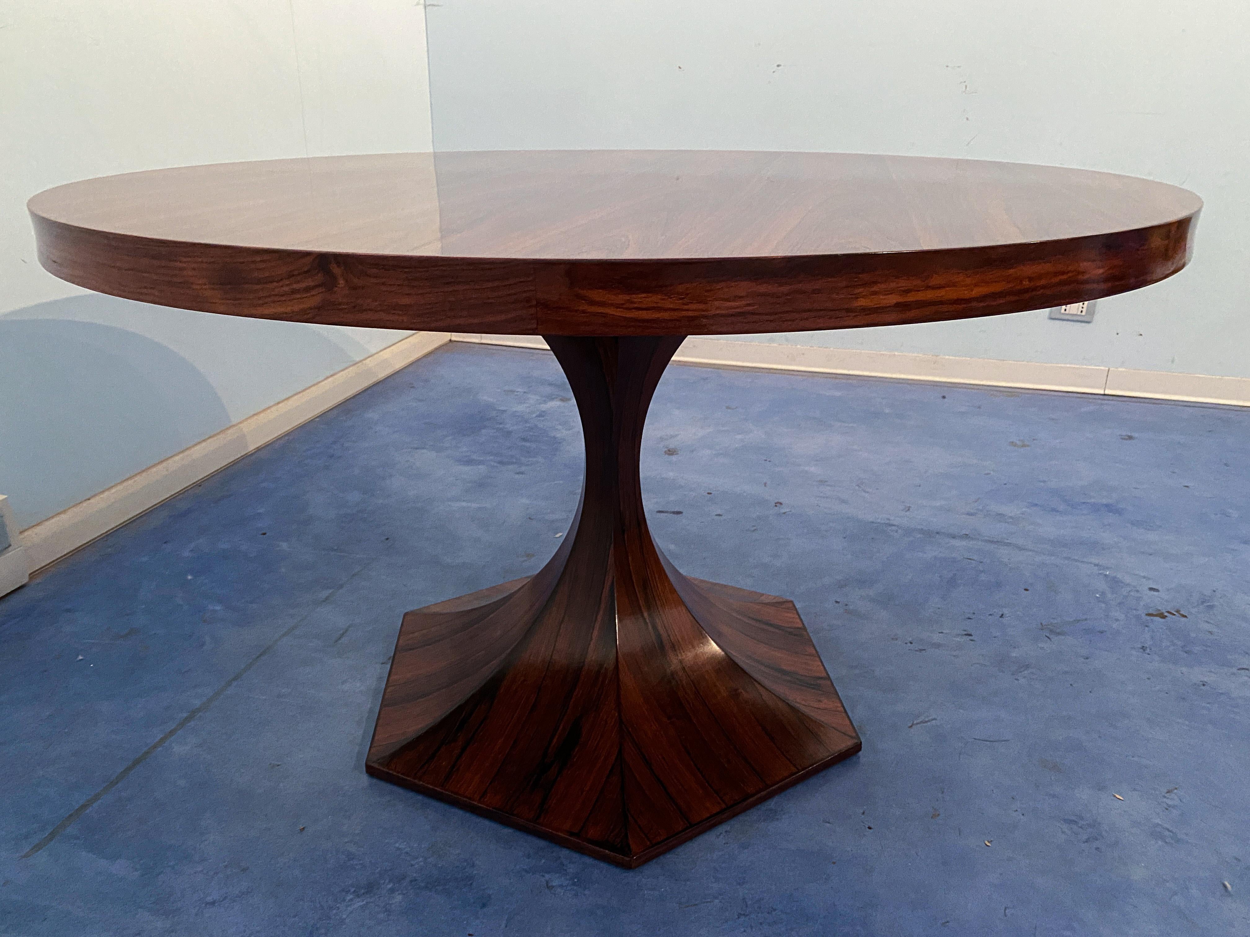 Italian Midcentury Circular Dining Table in Mahogany by Giulio Moscatelli, 1964 For Sale 1