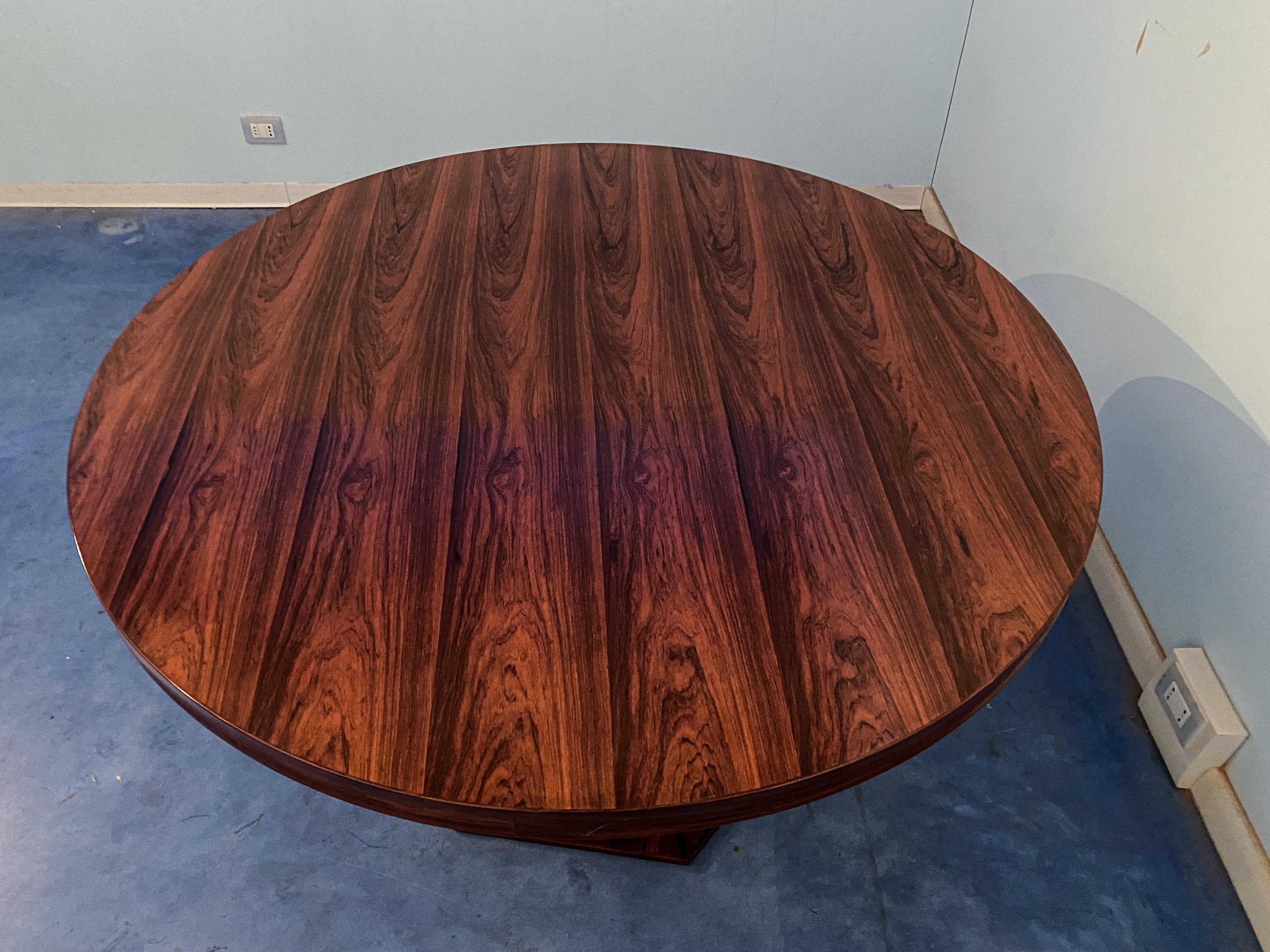 Italian Midcentury Circular Dining Table in Mahogany by Giulio Moscatelli, 1964 For Sale 2