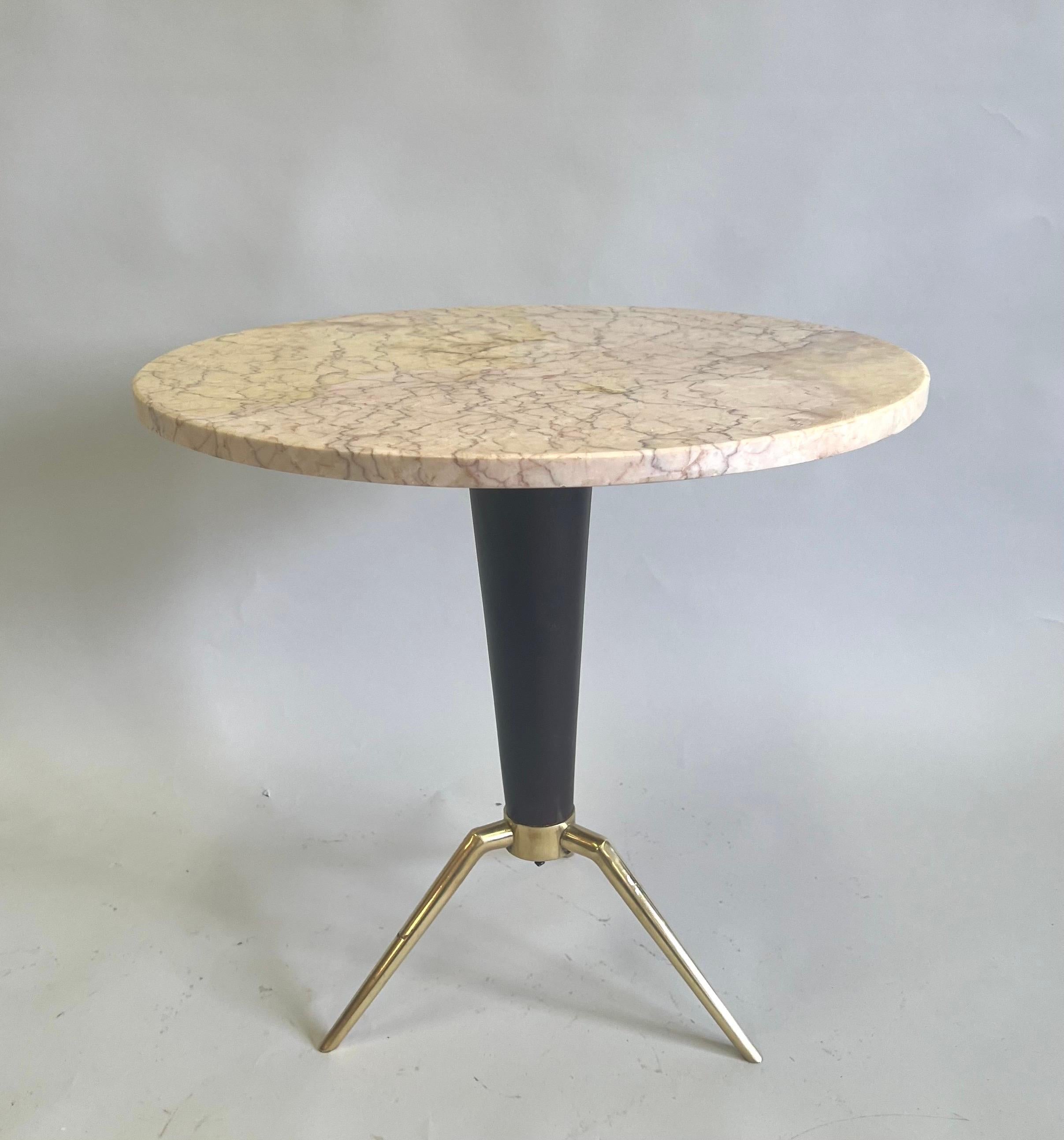 An Exceptional Italian Mid-Century Cocktail / Coffee Table or Side / End Table in the Modern Neoclassical Style attributed to Ico Parisi, Italy, circa 1951. This elegant and timeless table is a gem expressing a purity of lines, form, materials and