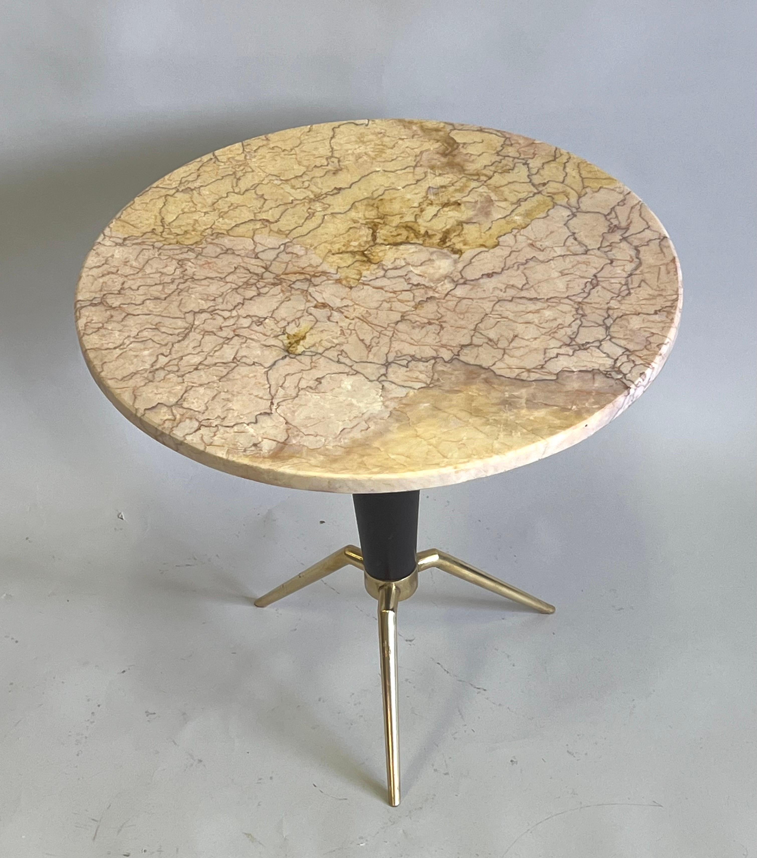Italian Mid-Century Round Coffee /Side Table in Brass & Marble, Attr. Ico Parisi For Sale 2
