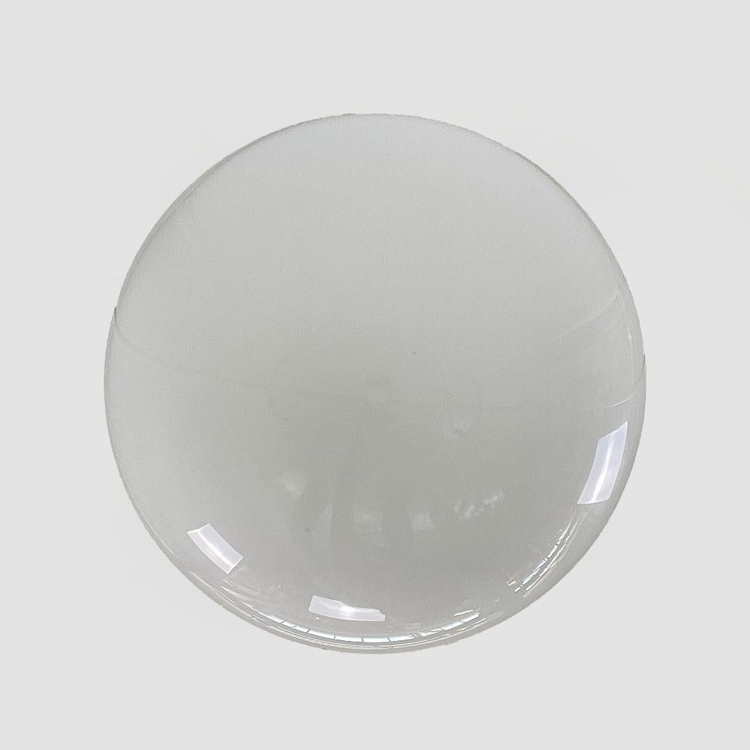 Italian mid century round white glass chandelier, 1950s In Good Condition For Sale In MIlano, IT