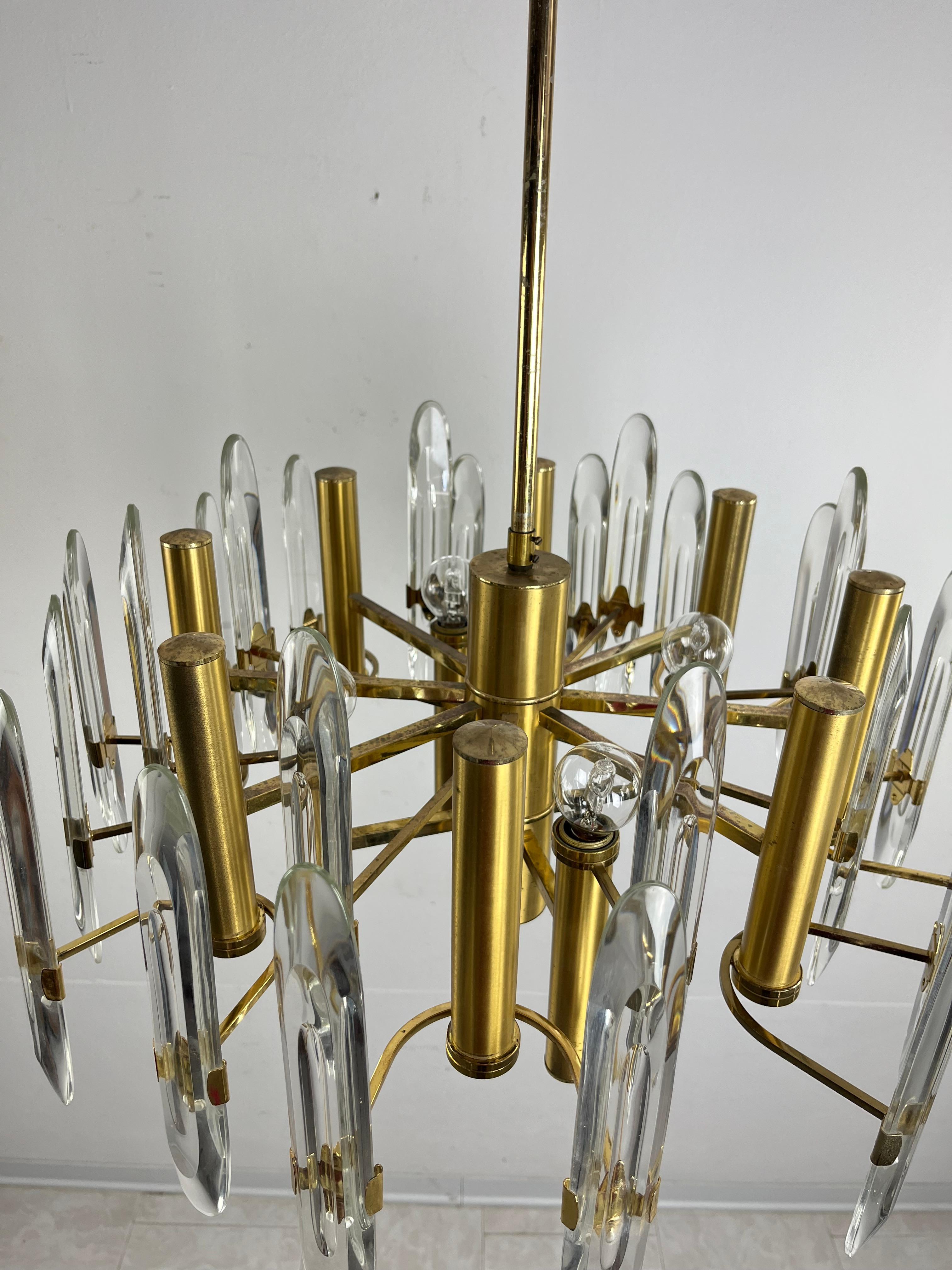 Lampadario italiano di metà secolo Sciolari a 12 luci in ottone e cristallo in vendita 2