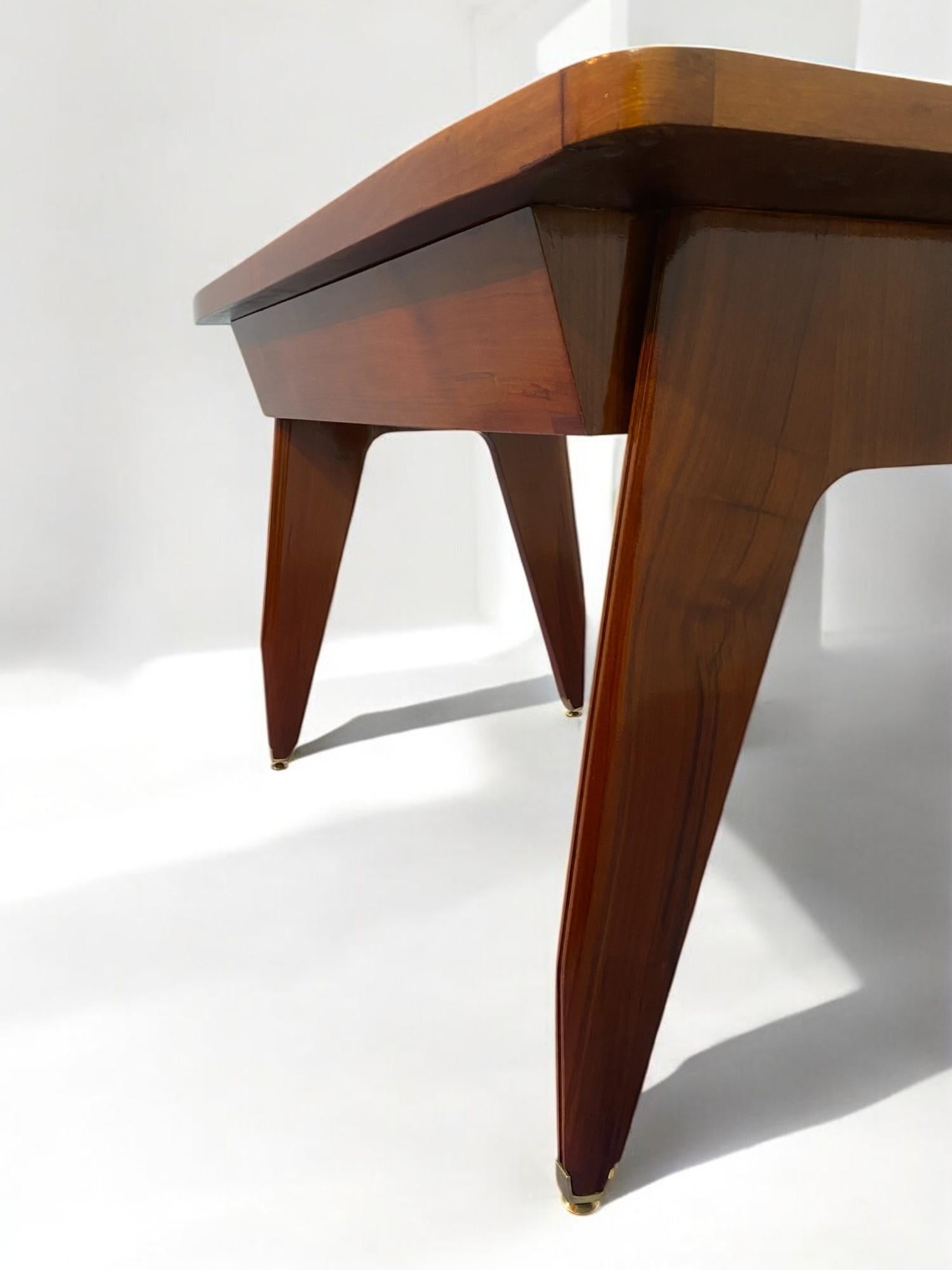 Tavolo da scrivania scultoreo italiano del Mid Century disegnato da Vittorio Dassi negli anni '50 in vendita 3