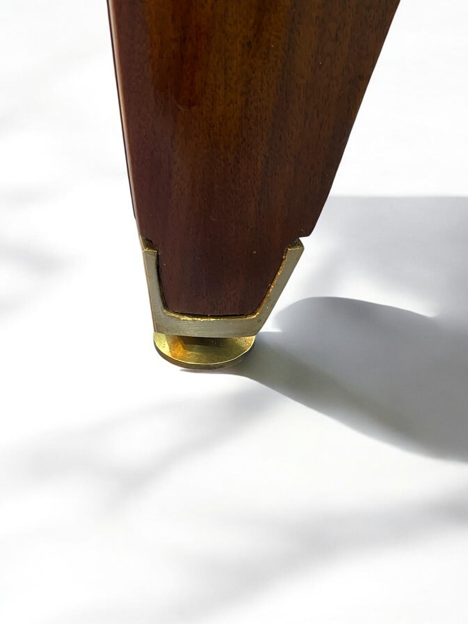 Teak Tavolo da scrivania scultoreo italiano del Mid Century disegnato da Vittorio Dassi negli anni '50 in vendita