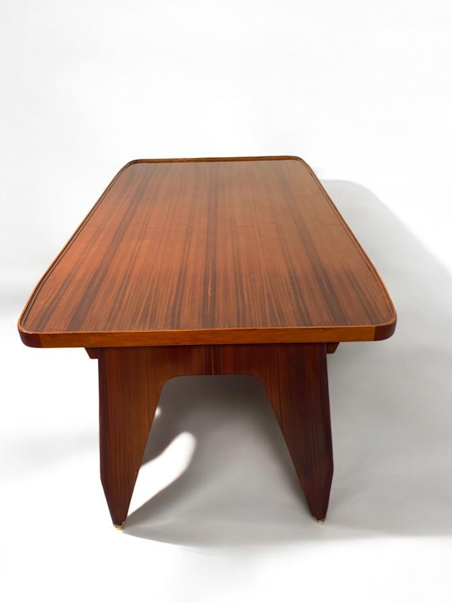 Tavolo da scrivania scultoreo italiano del Mid Century disegnato da Vittorio Dassi negli anni '50 in vendita 1