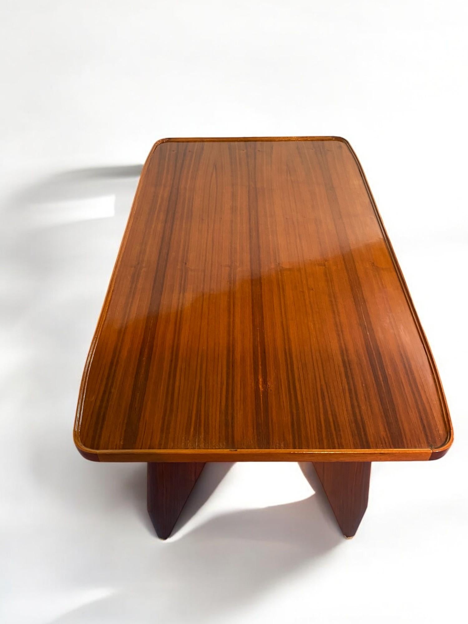 Tavolo da scrivania scultoreo italiano del Mid Century disegnato da Vittorio Dassi negli anni '50 in vendita 2