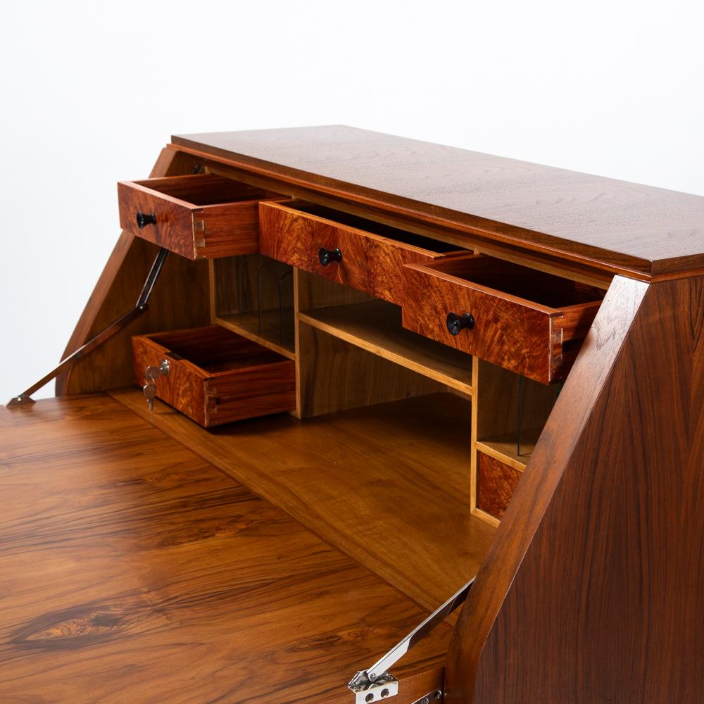 Italian Mid-Century Secretary Palisander Wood with Inlays by Paolo Buffa 1940s For Sale 3