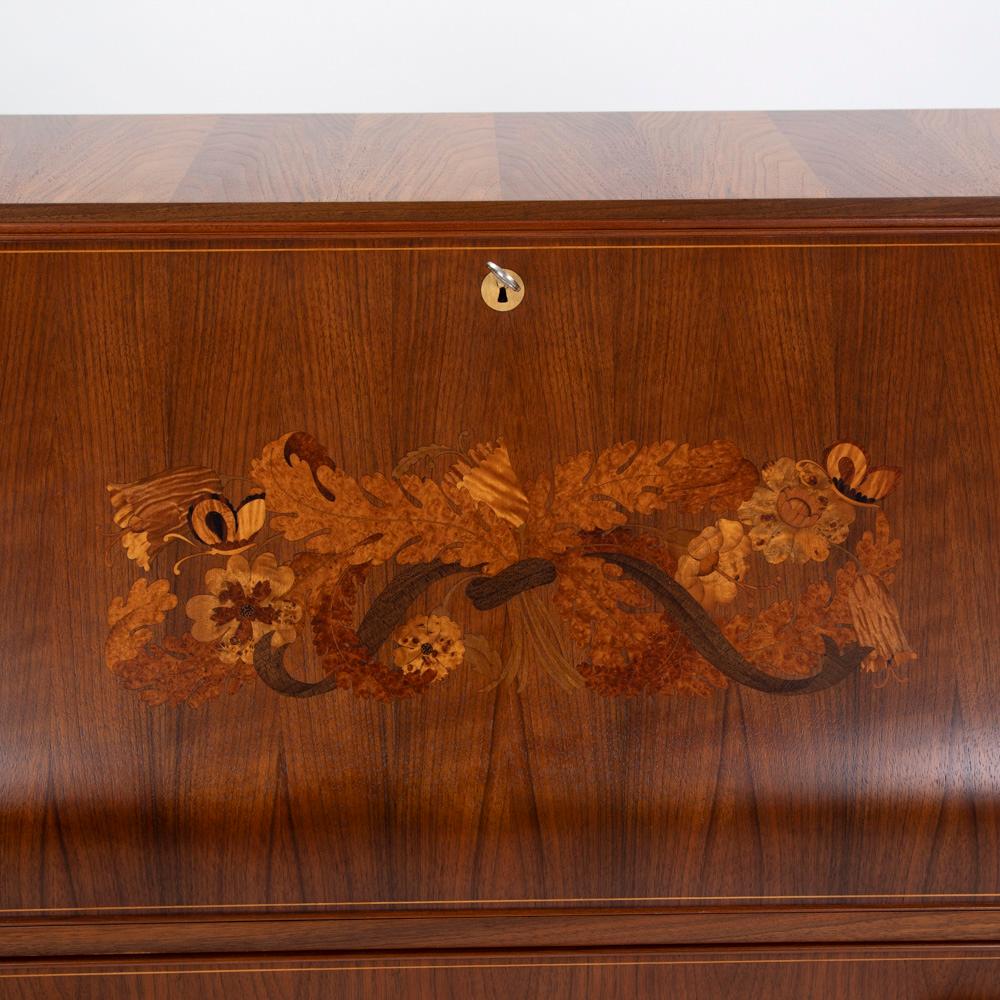 Italian Mid-Century Secretary Palisander Wood with Inlays by Paolo Buffa 1940s For Sale 8