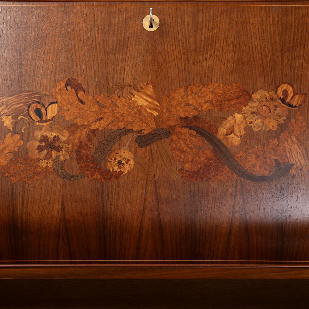 Italian Mid-Century Secretary Palisander Wood with Inlays by Paolo Buffa 1940s For Sale 9