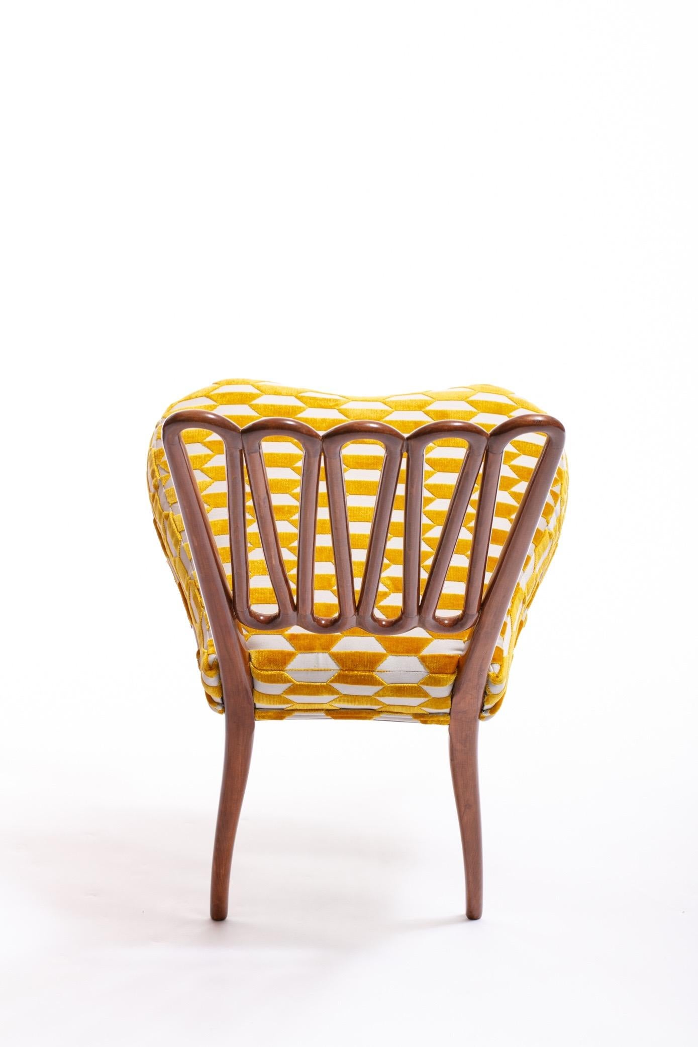 Italian Midcentury Side Chair after Gio Ponti with Gold and Ivory Cut Velvet For Sale 3
