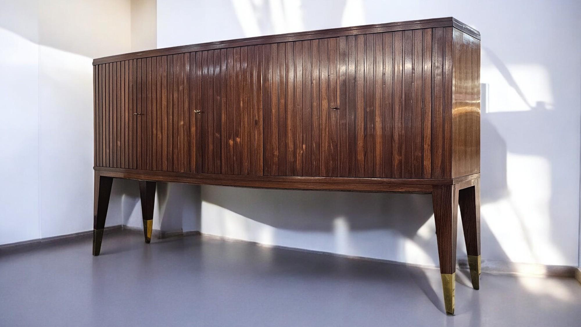 Italian Mid Century Sideboard attributed to Paolo Buffa, 1950s In Good Condition For Sale In Traversetolo, IT