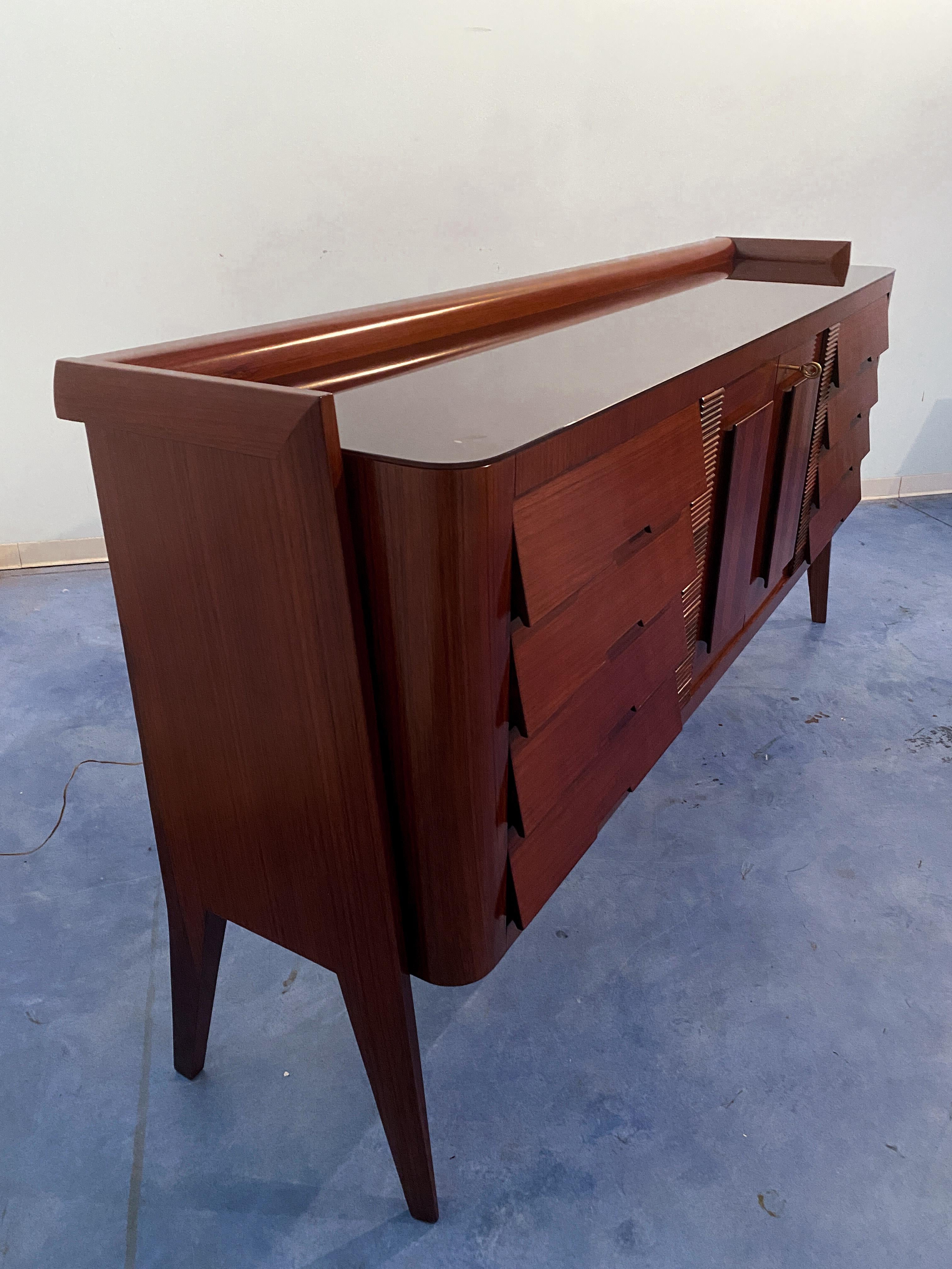 Italian Midcentury Sideboard Bar by Vittorio Dassi, 1950s For Sale 11