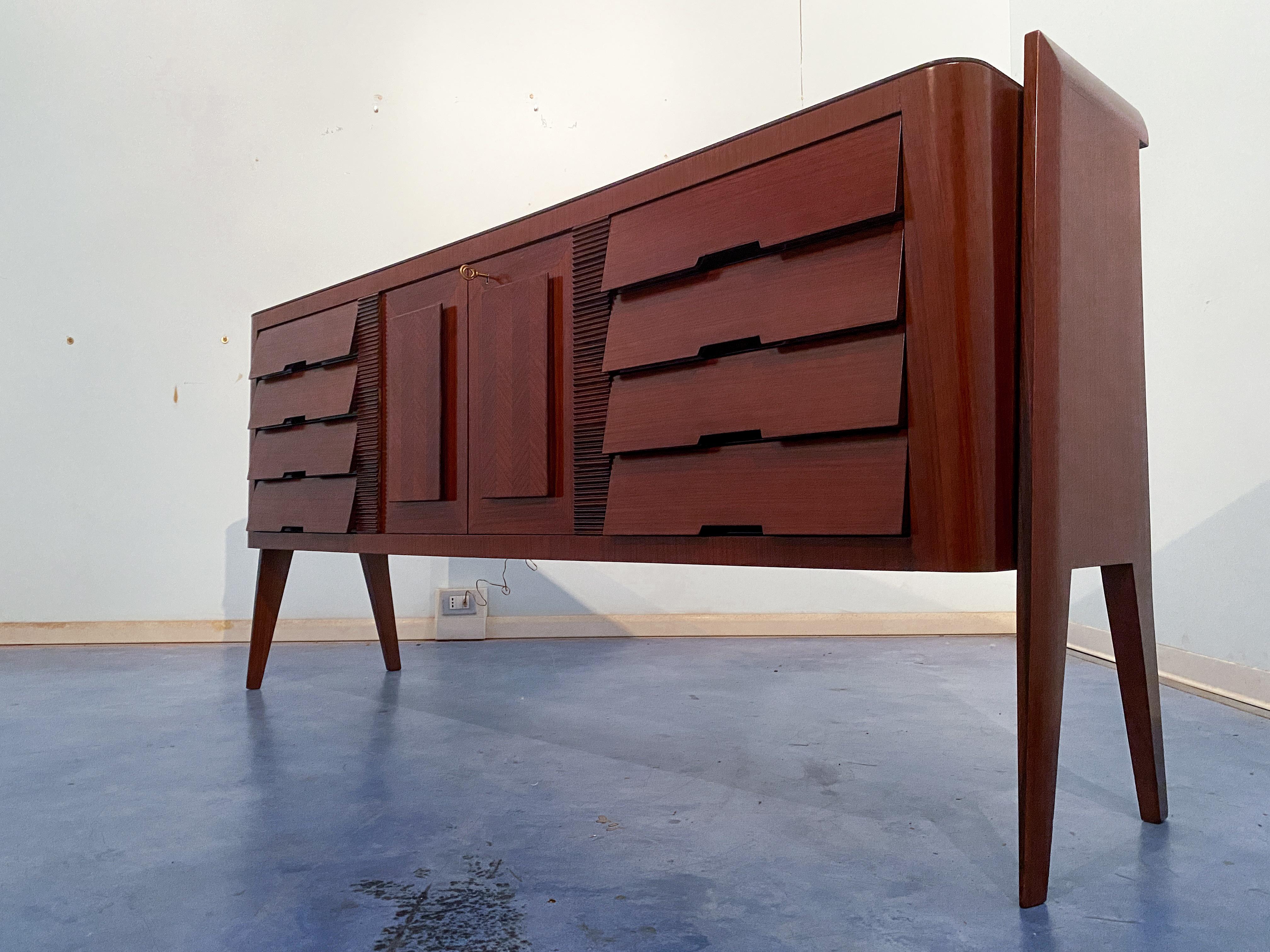 Italian Midcentury Sideboard Bar by Vittorio Dassi, 1950s For Sale 13