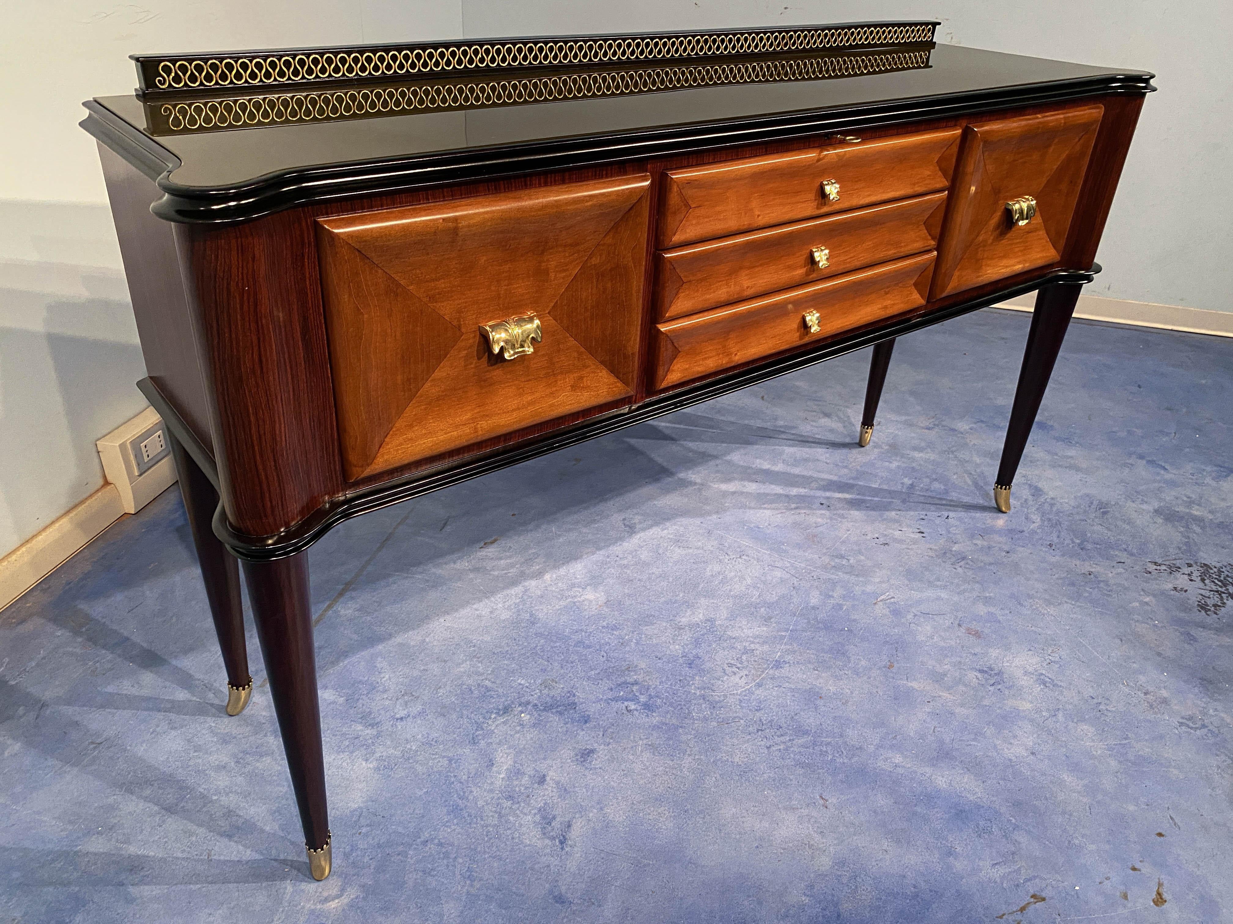 Italienisches Sideboard aus der Mitte des Jahrhunderts von Paolo Buffa, 1950er Jahre im Angebot 6