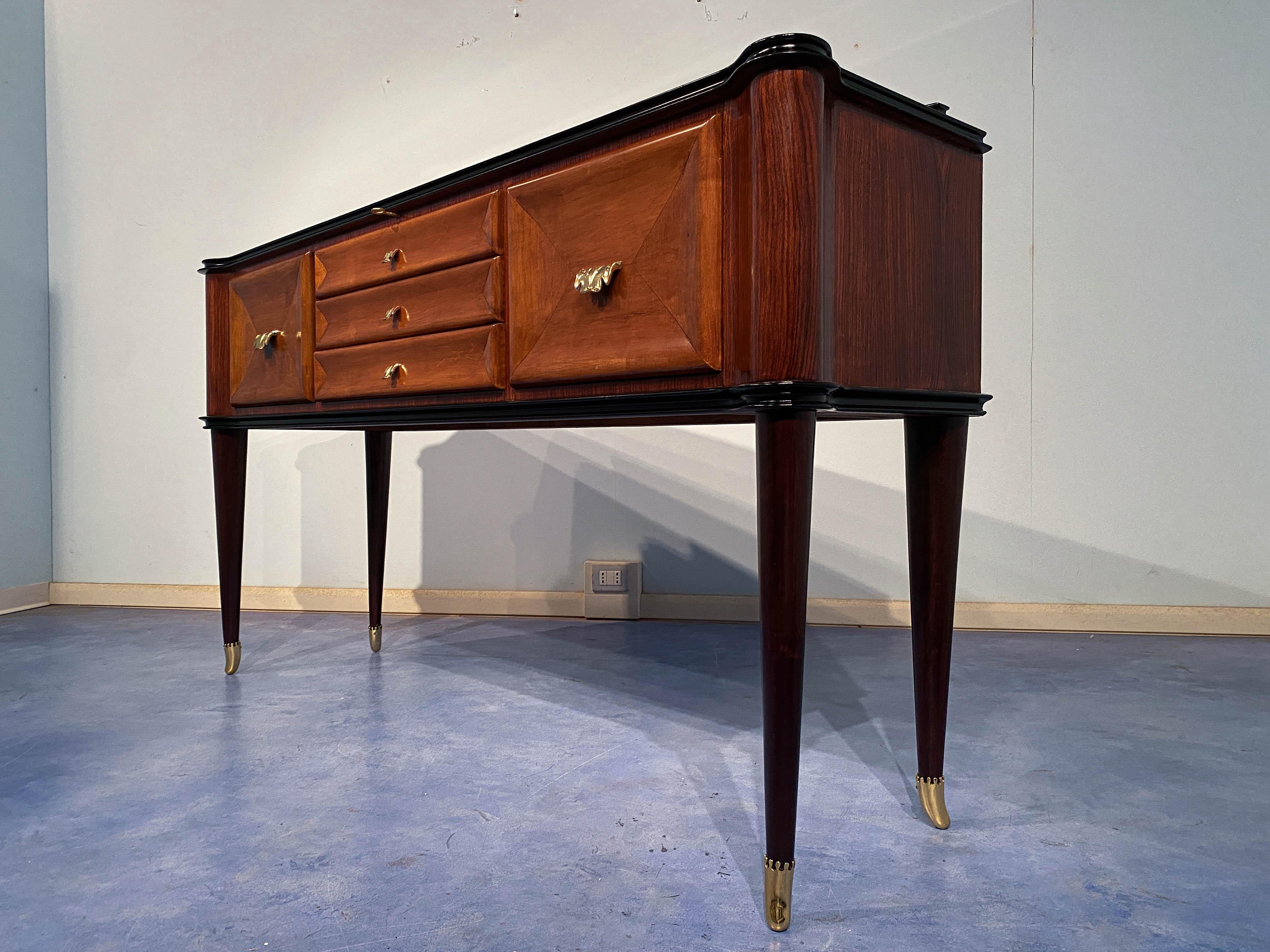 Italienisches Sideboard aus der Mitte des Jahrhunderts von Paolo Buffa, 1950er Jahre im Angebot 2