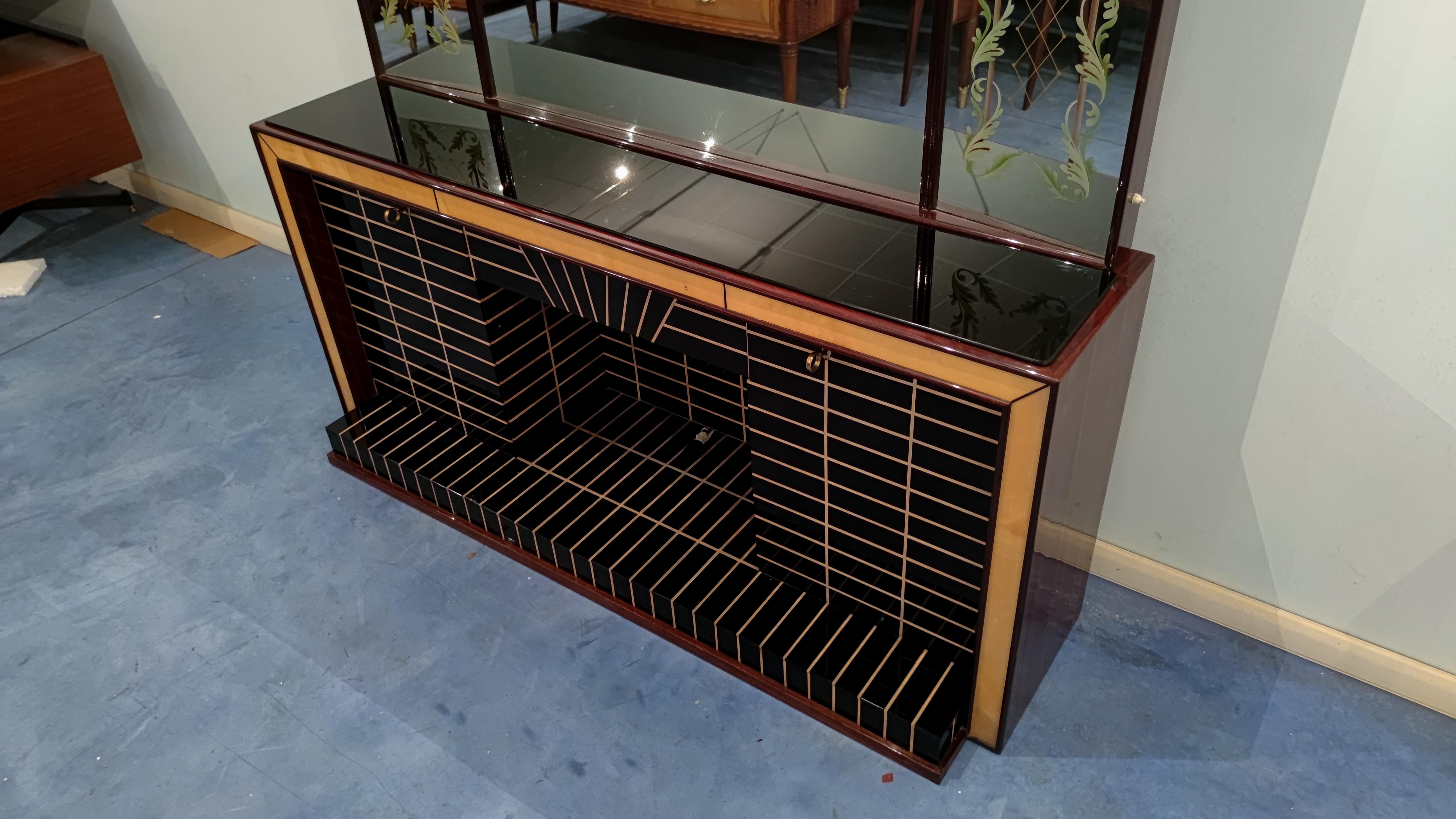 Italian Mid-Century Sideboard Cabinet Bar with Mirror by Luigi Brusotti, 1940s For Sale 3