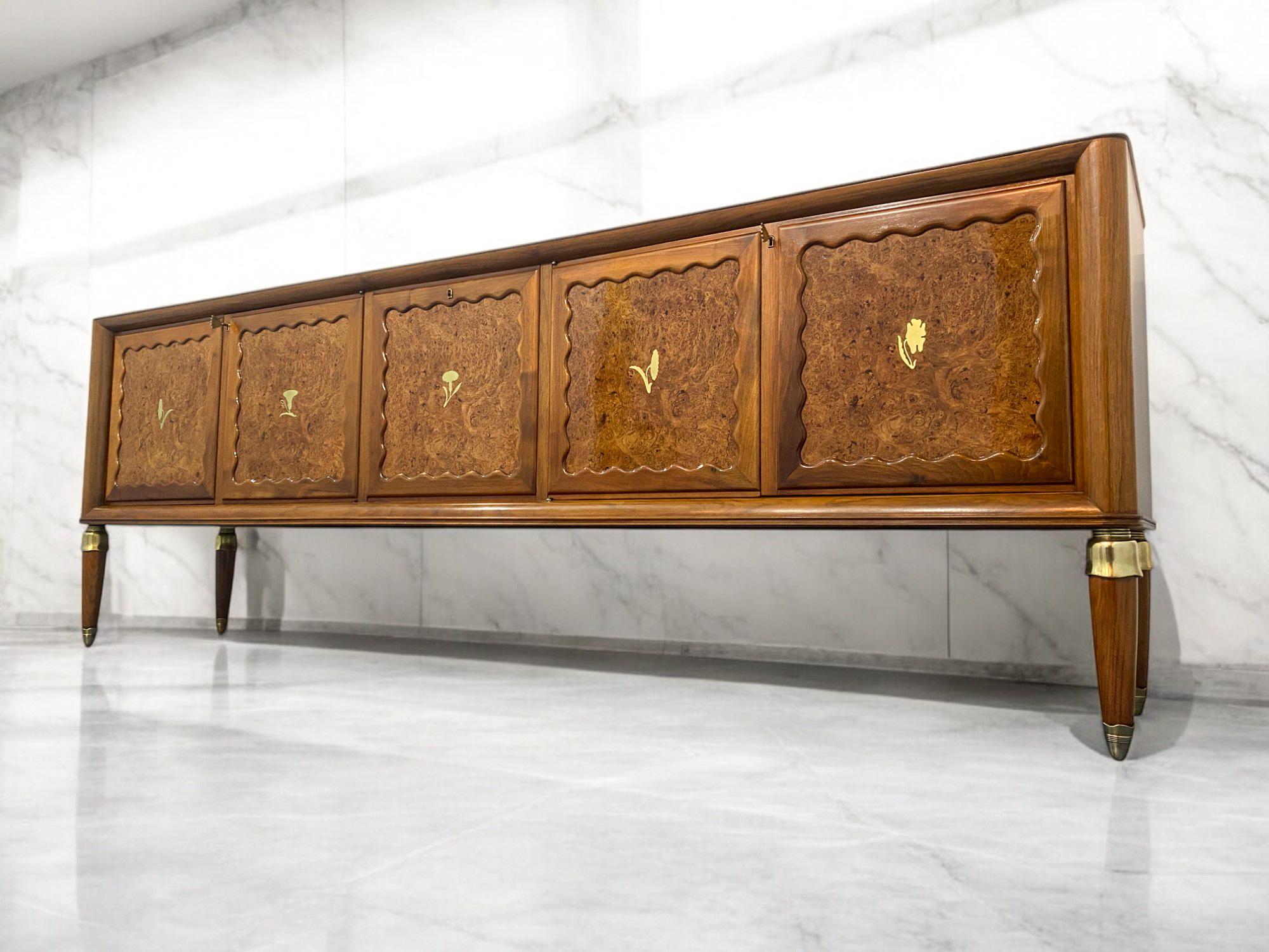 Mid-Century Modern Buffet italien du milieu du siècle, designé par Paolo Buffa, années 1950 en vente