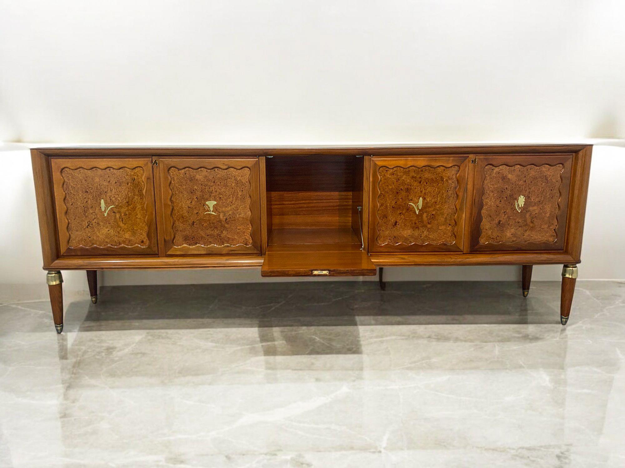 Milieu du XXe siècle Buffet italien du milieu du siècle, designé par Paolo Buffa, années 1950 en vente