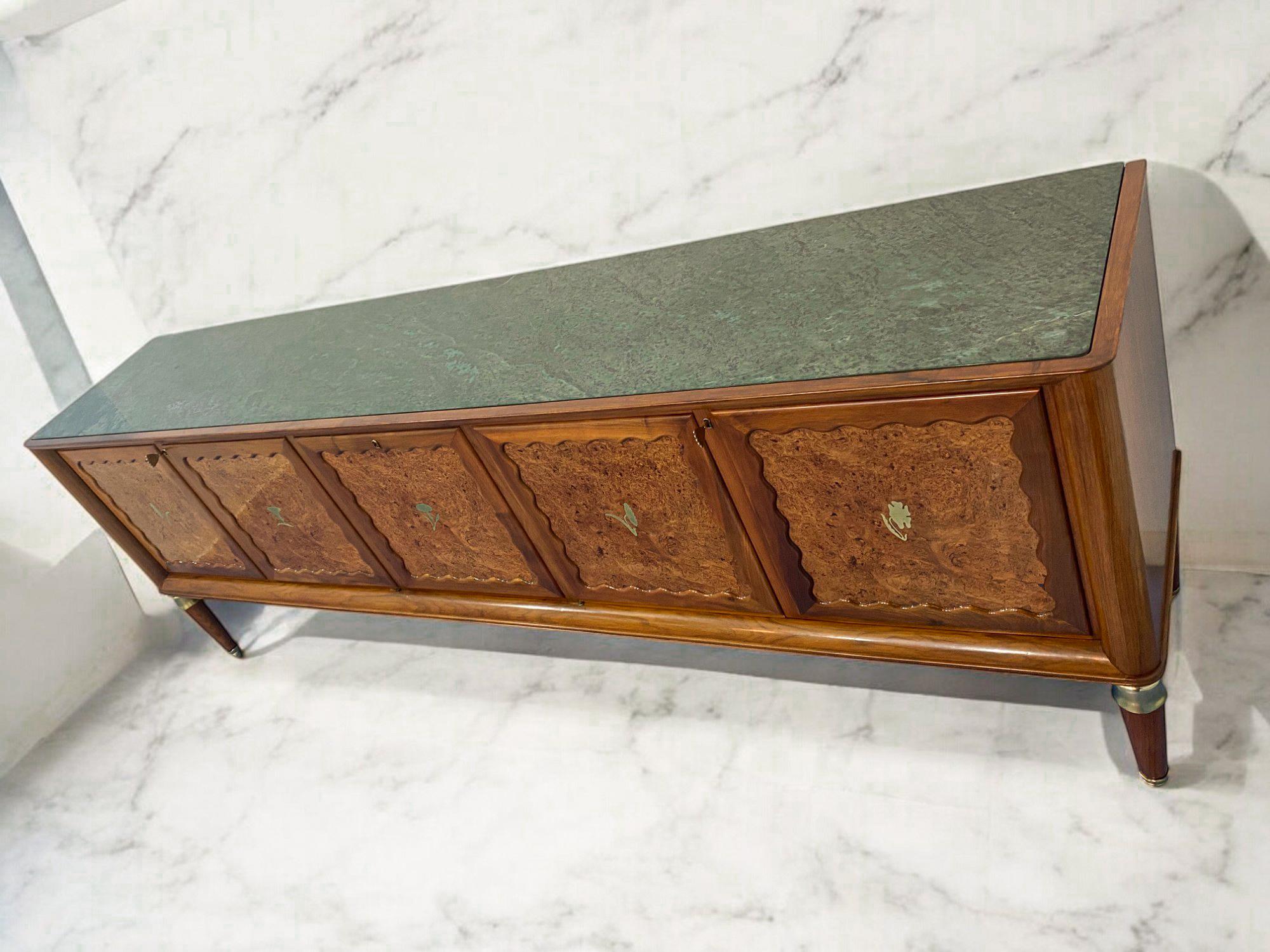 Laiton Buffet italien du milieu du siècle, designé par Paolo Buffa, années 1950 en vente