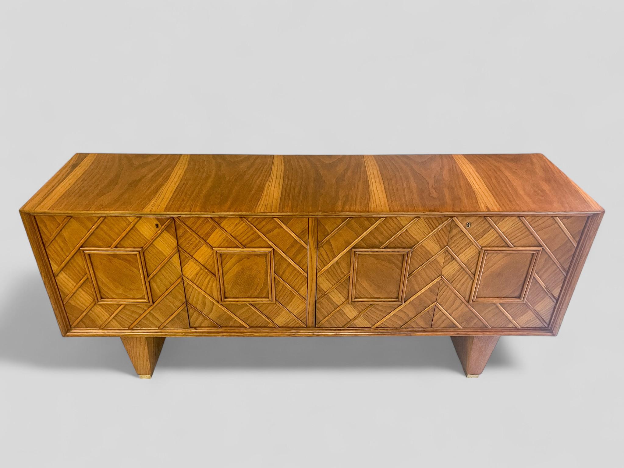 Italian Mid-century Sideboard from the 1950s attributed to Pierluigi Colli For Sale 3