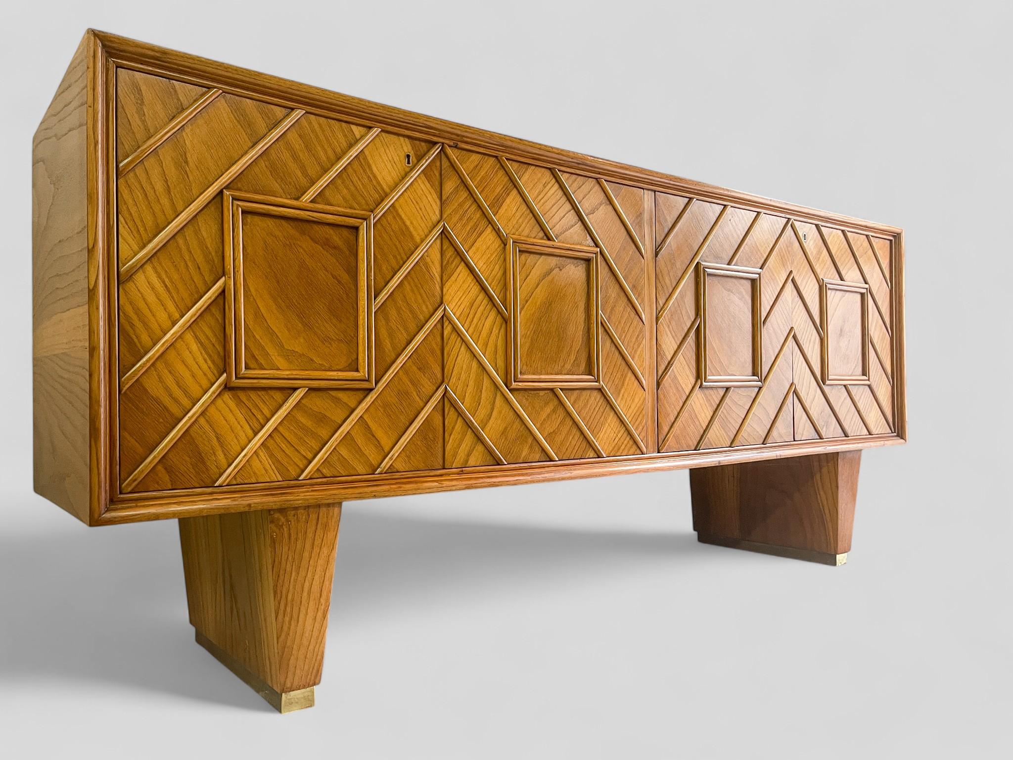 Italian Mid-century Sideboard from the 1950s attributed to Pierluigi Colli For Sale 6