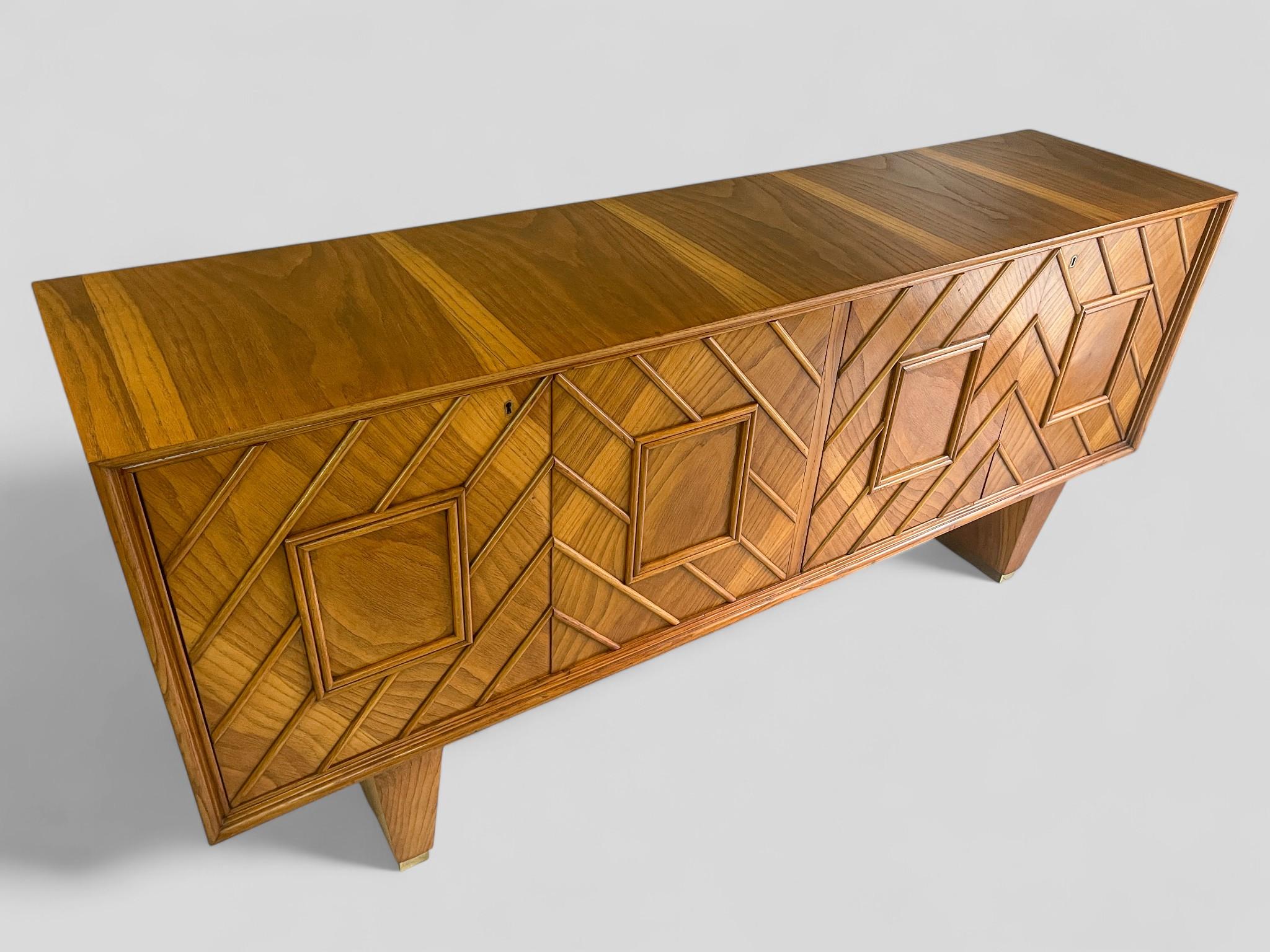 Italian Mid-century Sideboard from the 1950s attributed to Pierluigi Colli For Sale 9