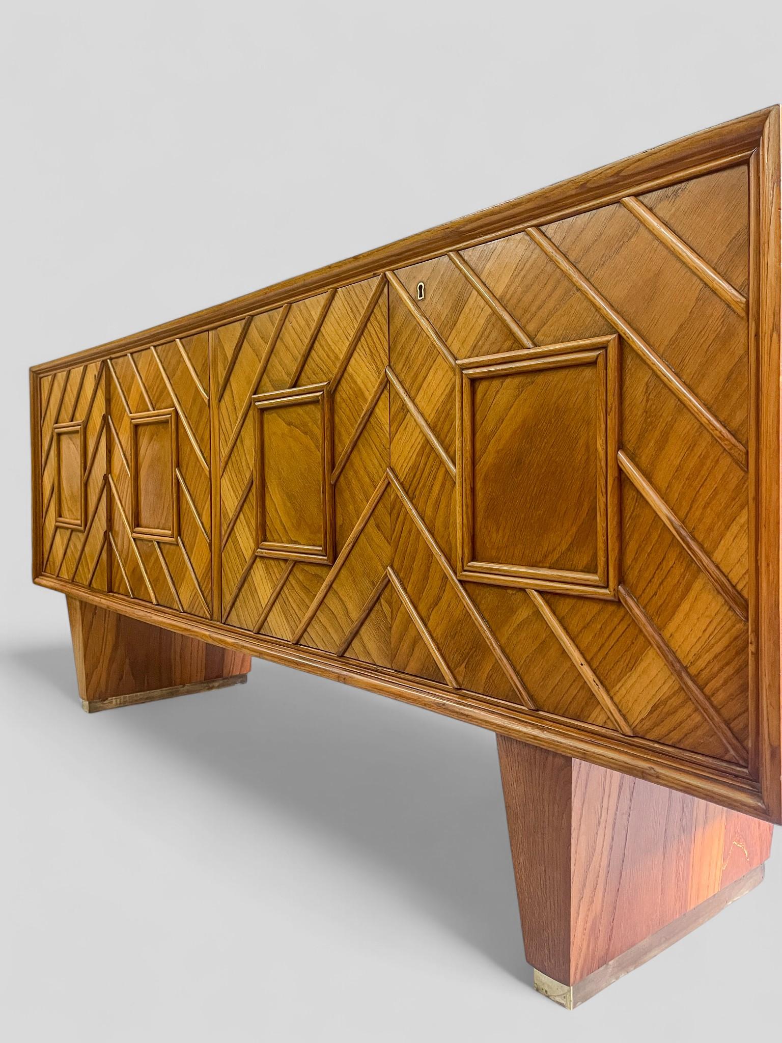 Italian Mid-century Sideboard from the 1950s attributed to Pierluigi Colli For Sale 1