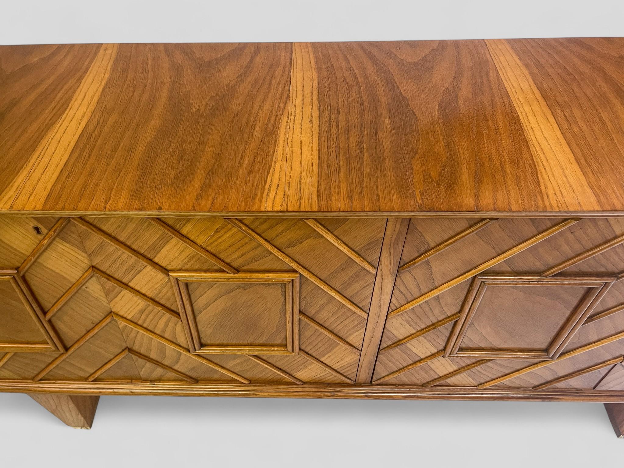 Italian Mid-century Sideboard from the 1950s attributed to Pierluigi Colli For Sale 2