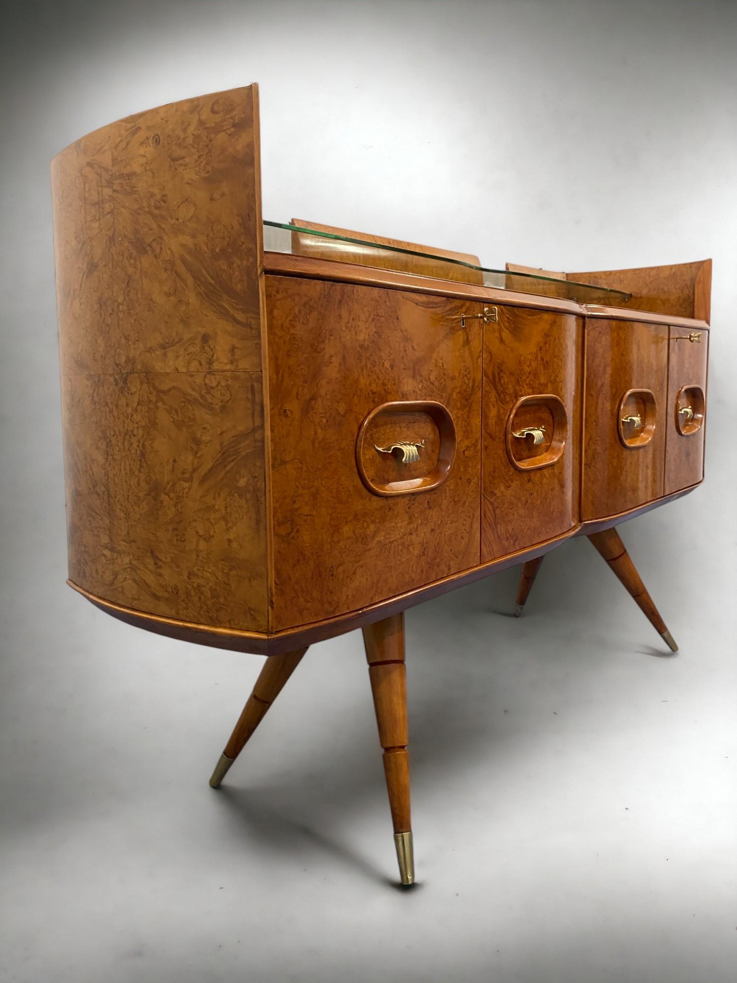 Italian Mid Century Sideboard Honey Color in Birch Wood, 1950s For Sale 3