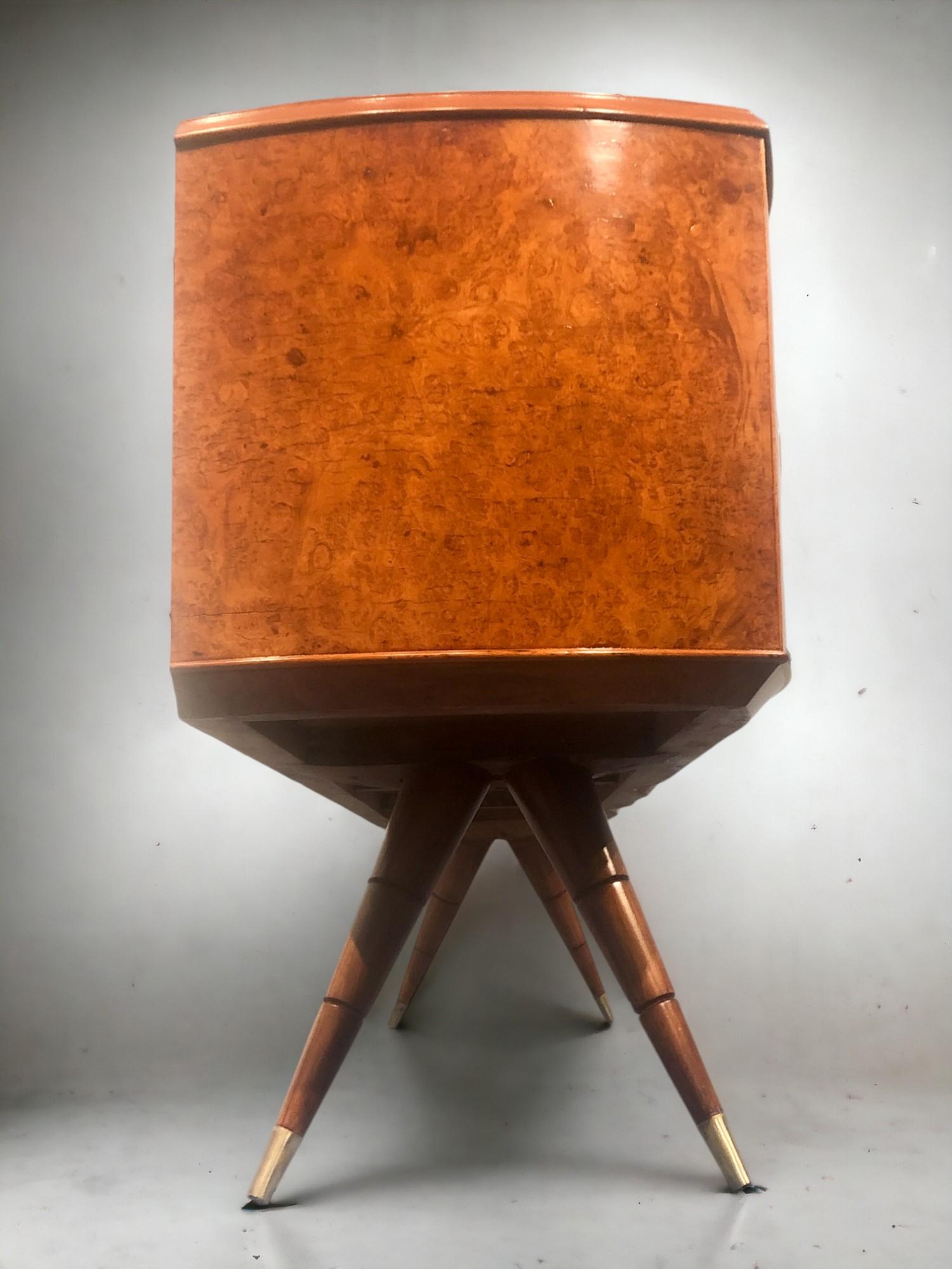 Credenza italiana di metà secolo Colore Miele in Wood Wood, anni '50 in vendita 11
