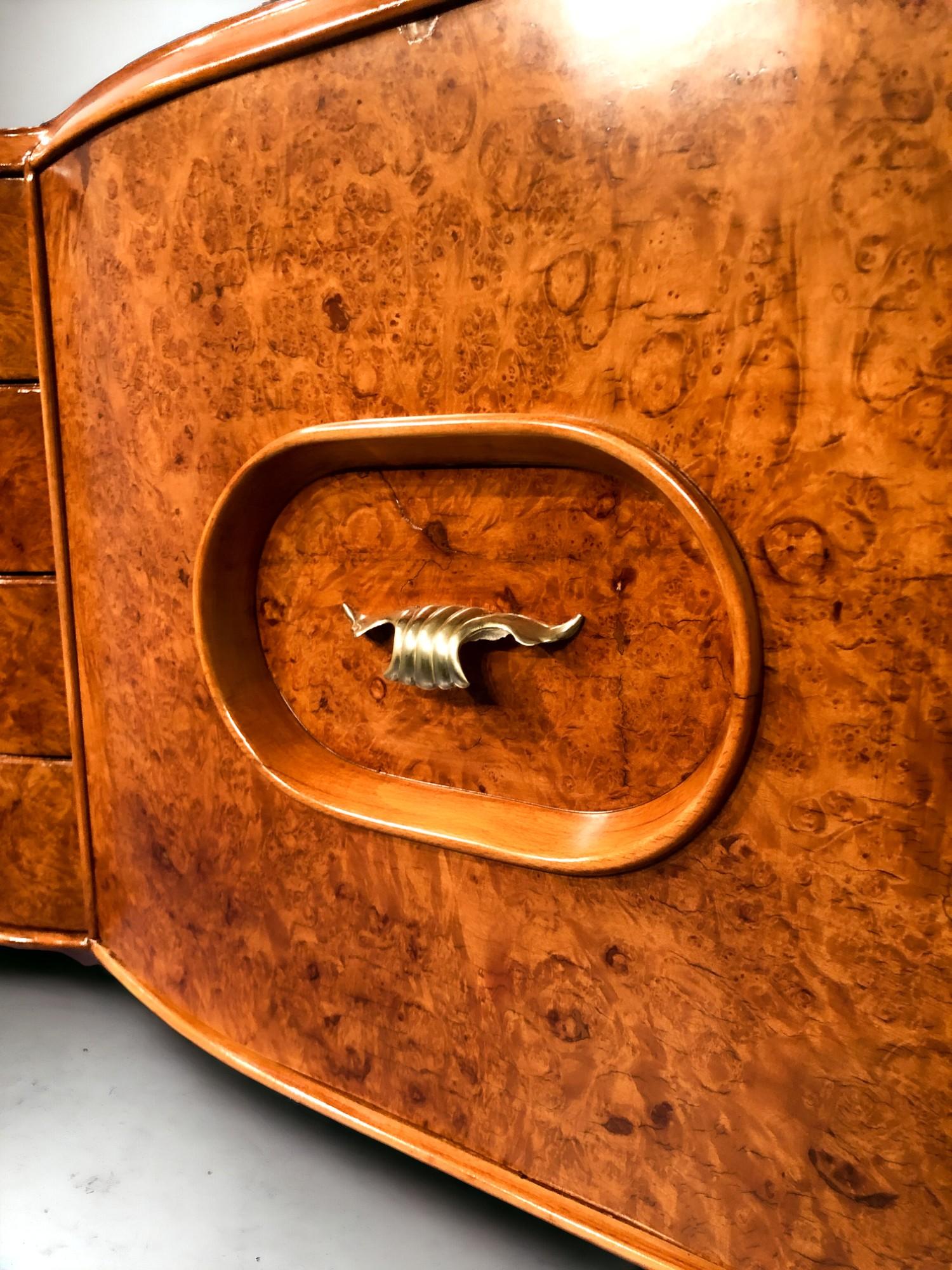 Metà XX secolo Credenza italiana di metà secolo Colore Miele in Wood Wood, anni '50 in vendita