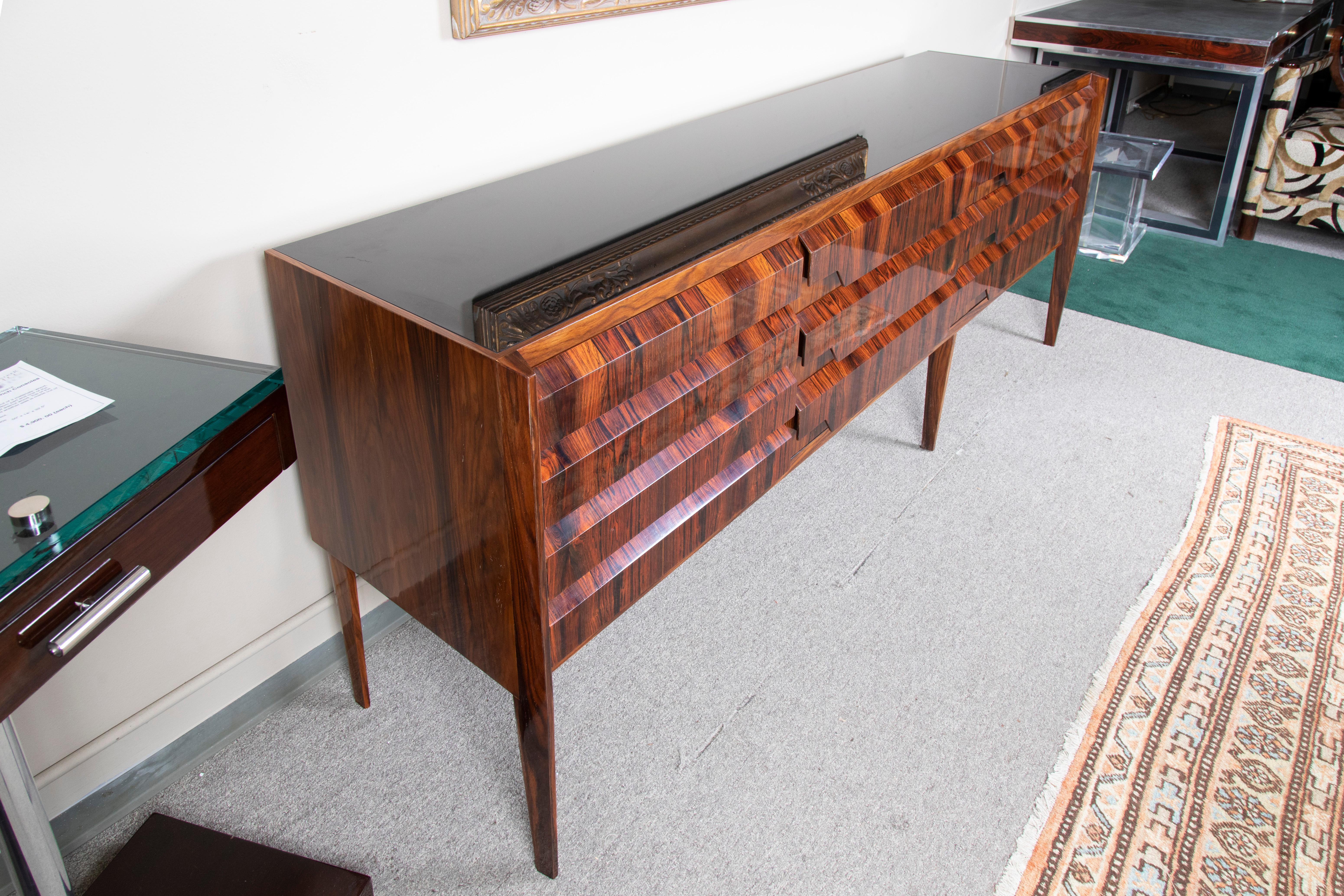 Italian Mid-Century Sideboard in Walnut In Excellent Condition In Houston, TX