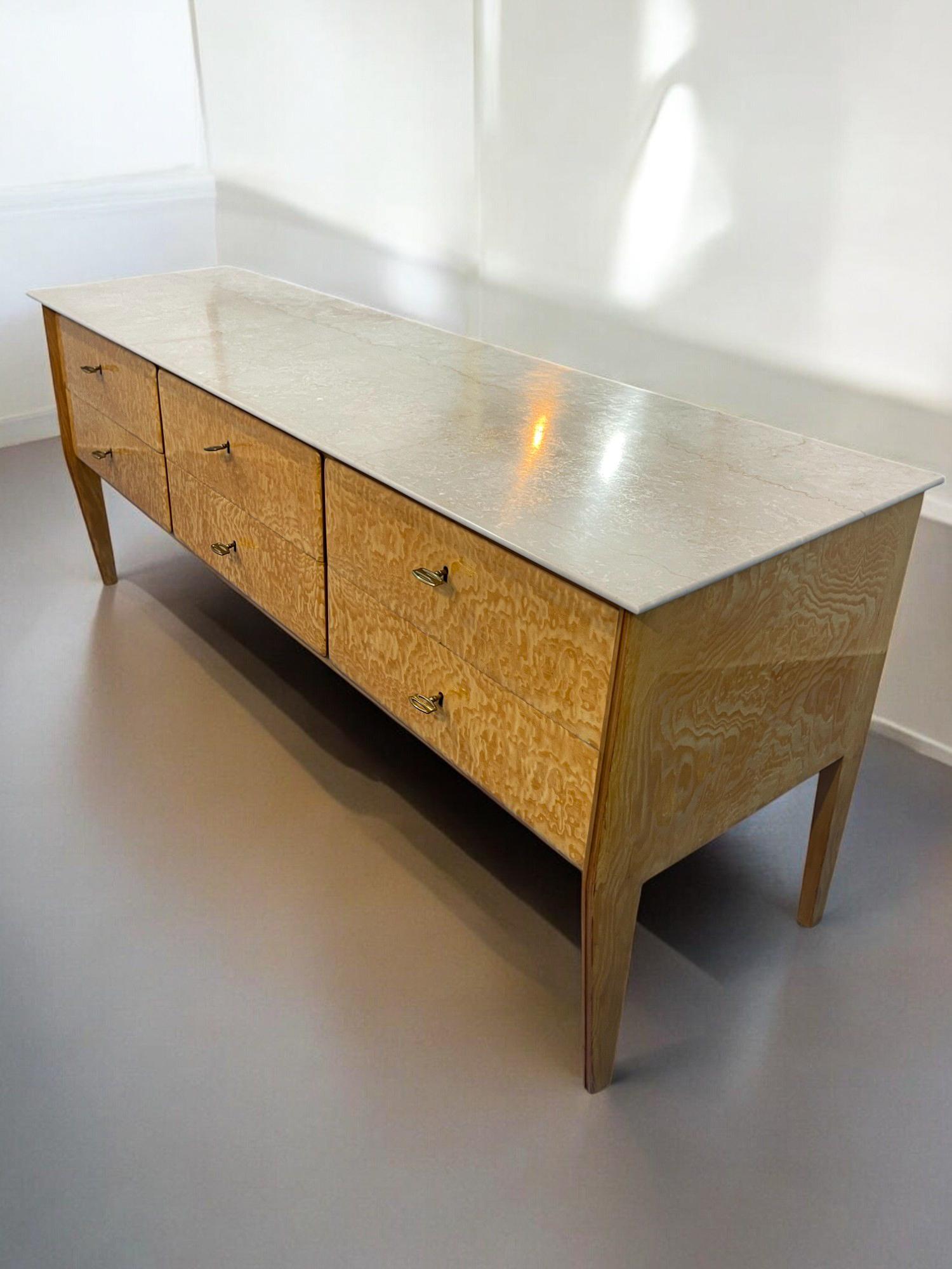 Impiallacciato Credenza o cassettiera italiana di metà secolo in stile Giò Ponti, anni '50 in vendita