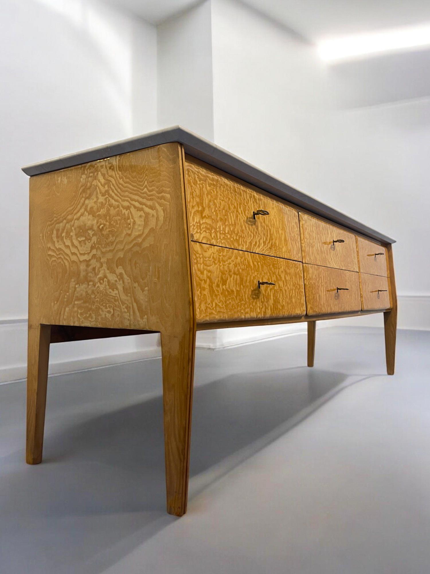 Credenza o cassettiera italiana di metà secolo in stile Giò Ponti, anni '50 in vendita 2