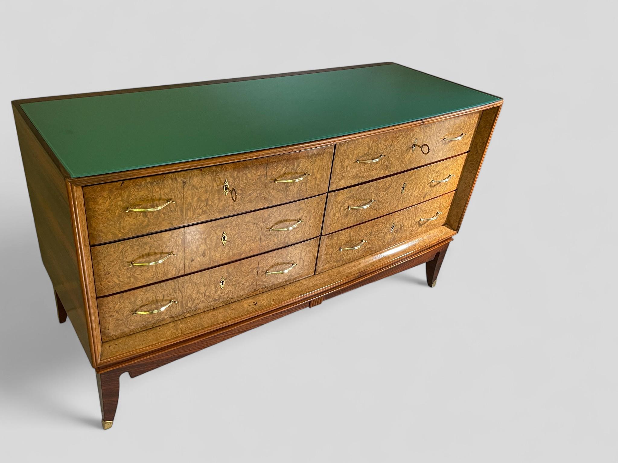 Italian Mid-Century Sideboard or Chest of Drawers in  Maple Root, 1950s For Sale 7