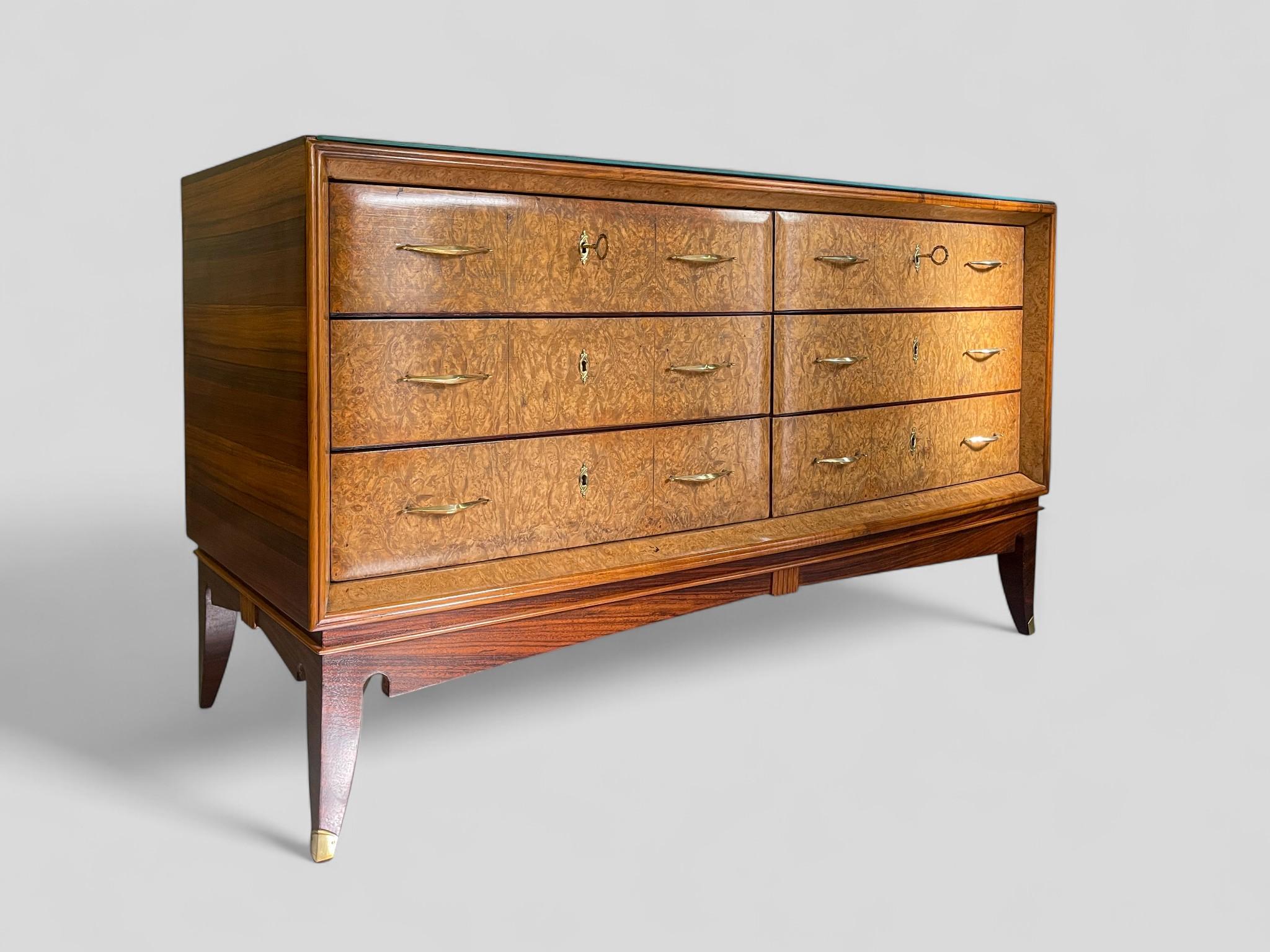 Italian Mid-Century Sideboard or Chest of Drawers in  Maple Root, 1950s For Sale 8