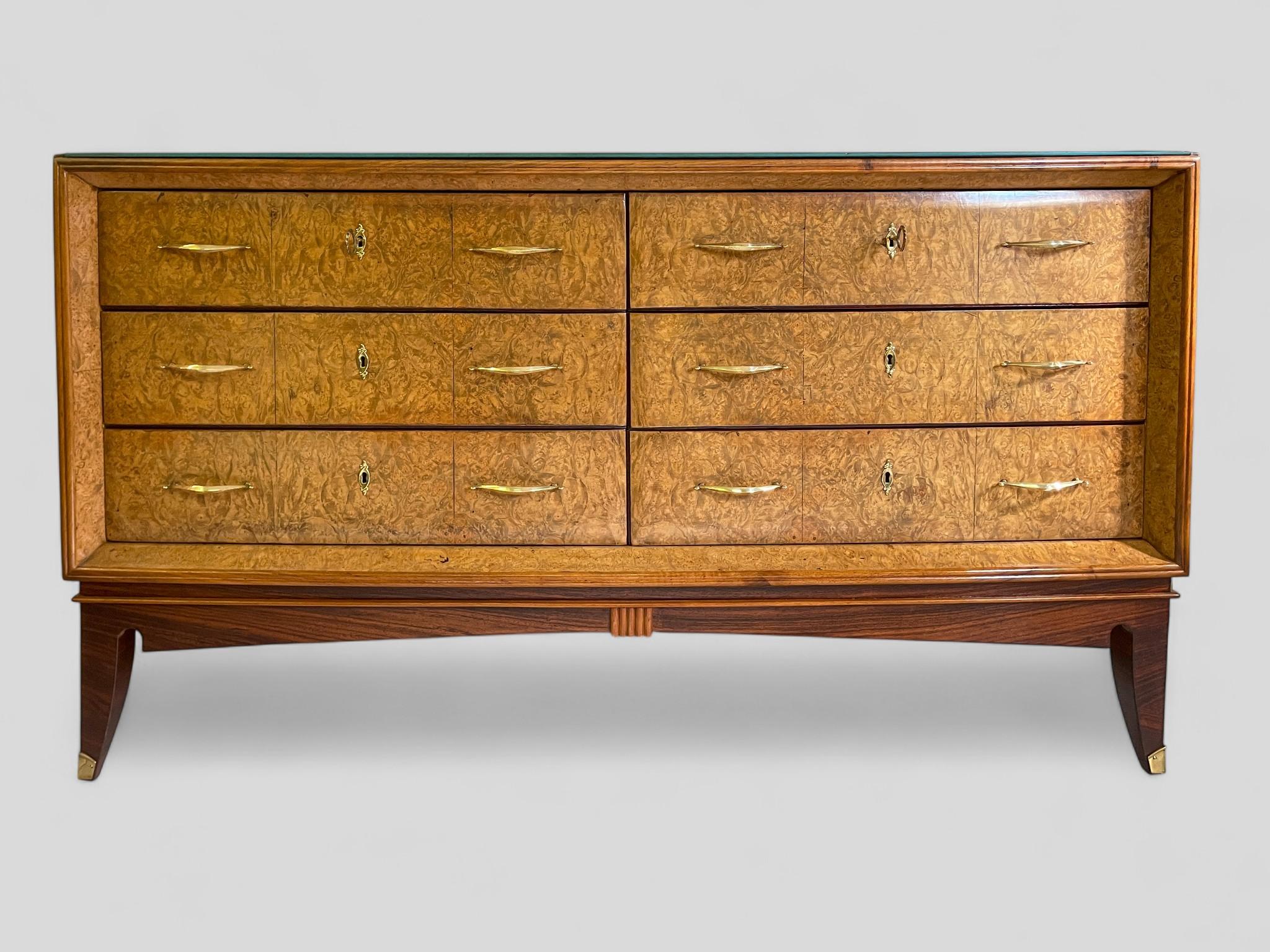 Italian Mid-Century Sideboard or Chest of Drawers in  Maple Root, 1950s For Sale 9