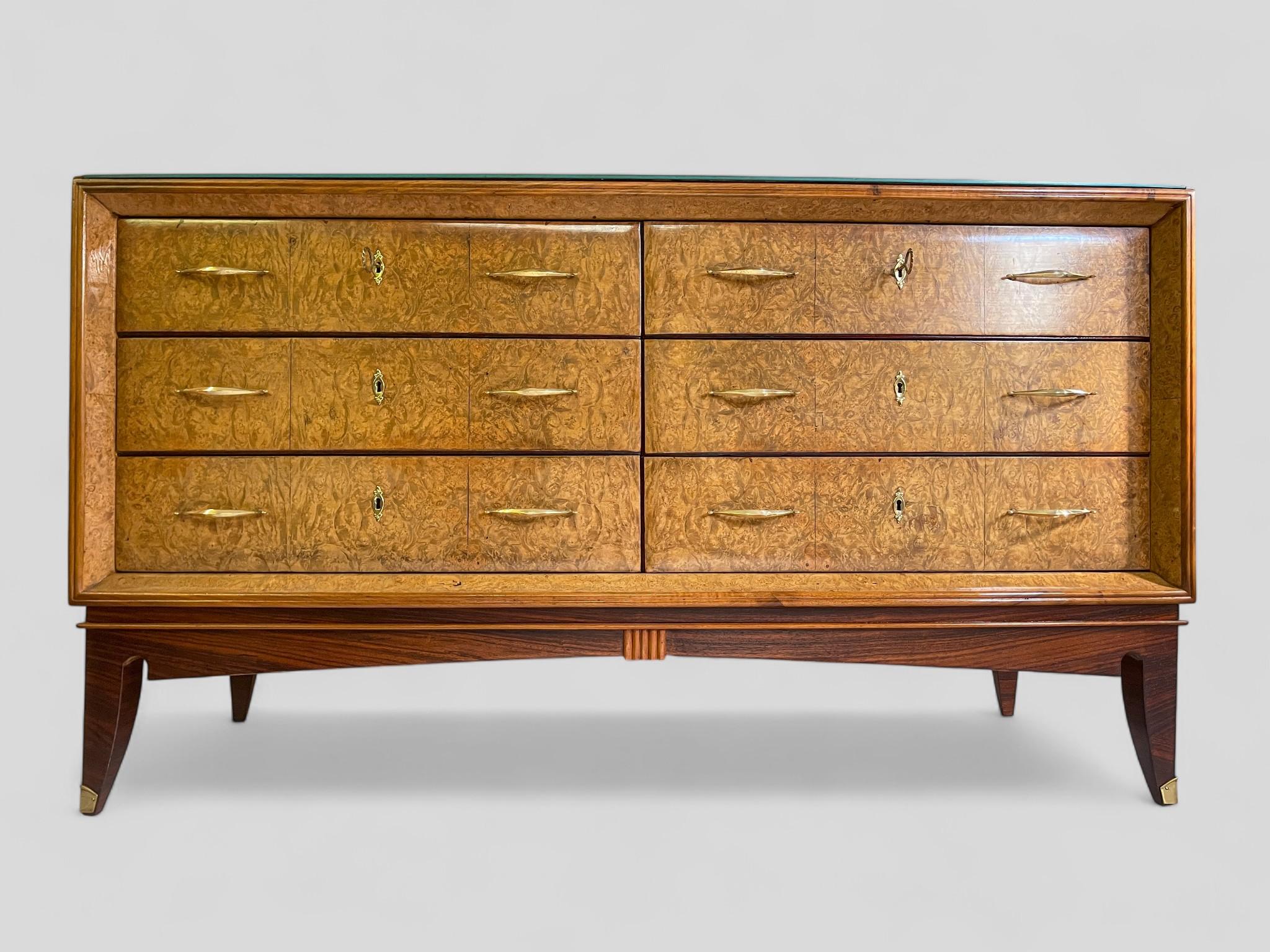 Italian Mid-Century Sideboard or Chest of Drawers in  Maple Root, 1950s For Sale 10