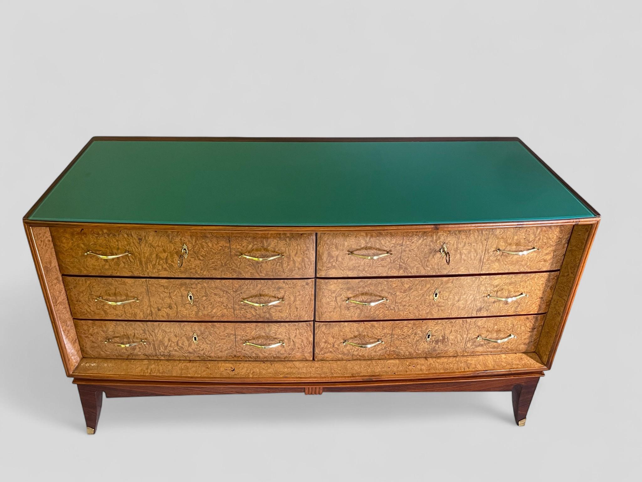 Italian Mid-Century Sideboard or Chest of Drawers in  Maple Root, 1950s For Sale 12