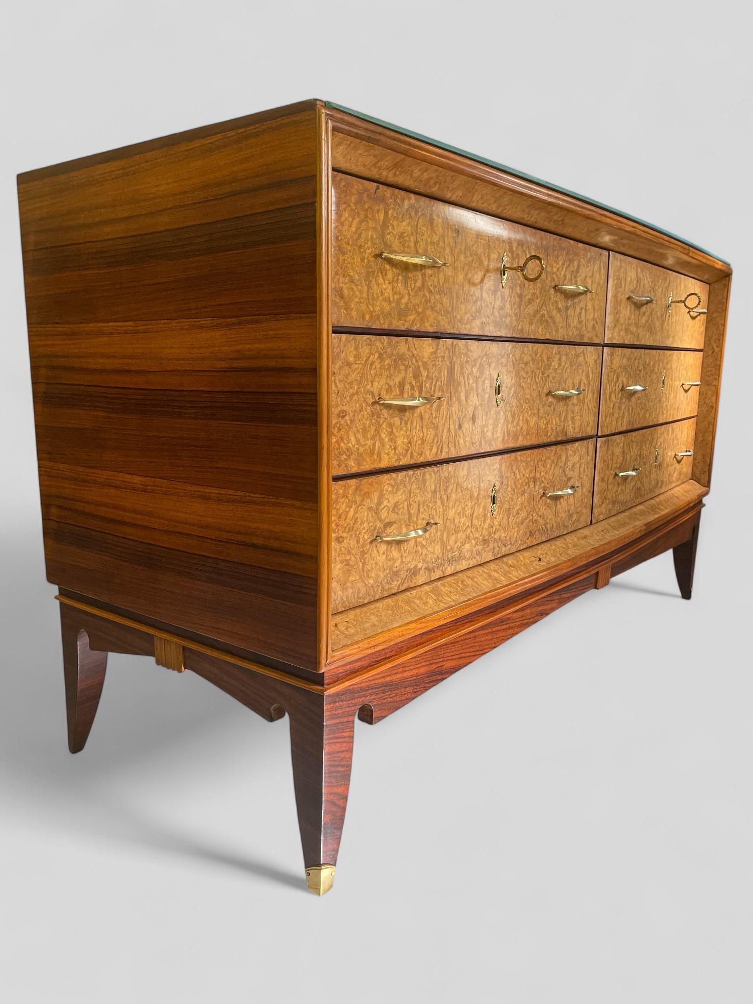 Mid-Century Modern Italian Mid-Century Sideboard or Chest of Drawers in  Maple Root, 1950s For Sale