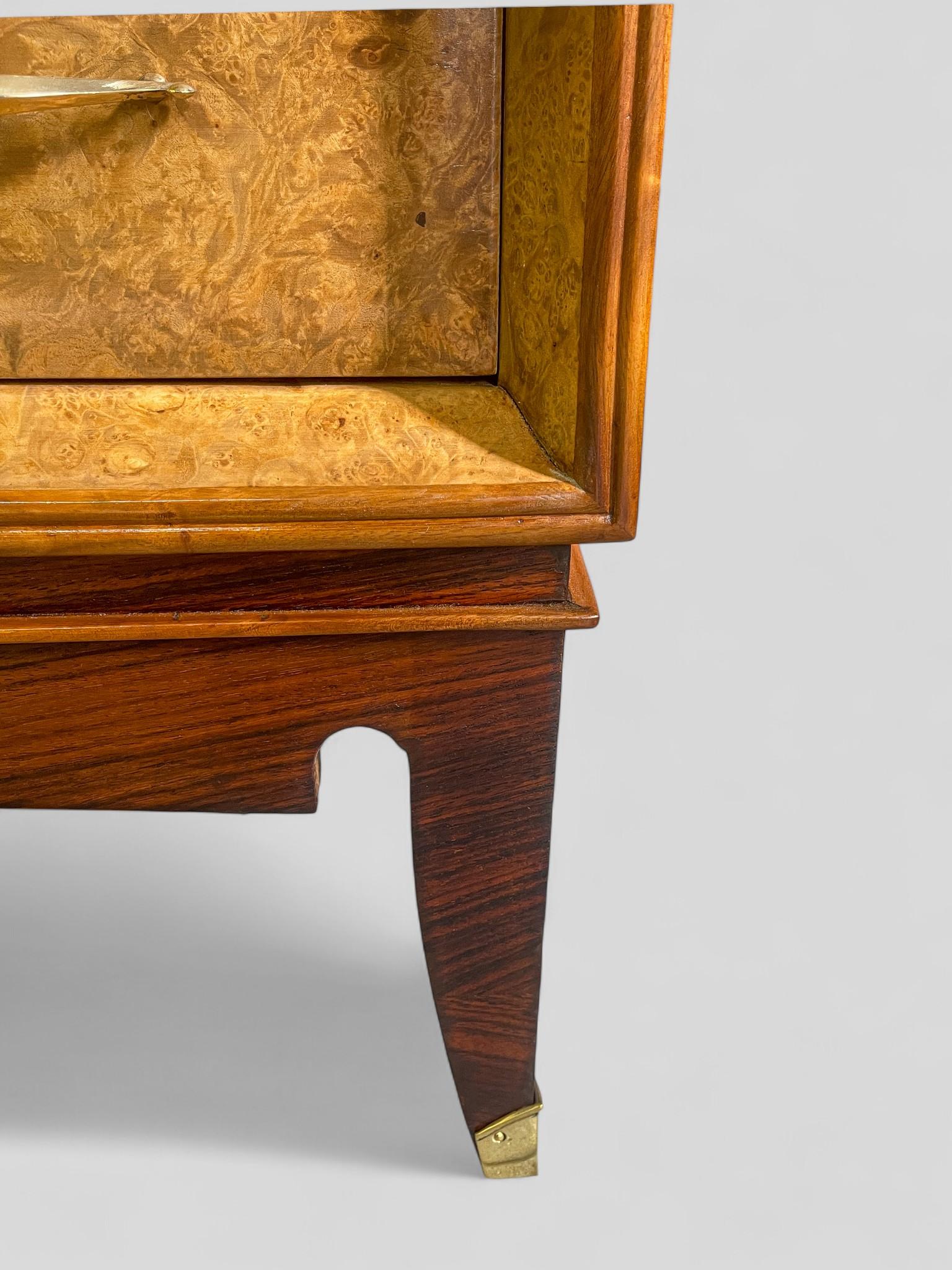 Italian Mid-Century Sideboard or Chest of Drawers in  Maple Root, 1950s For Sale 2