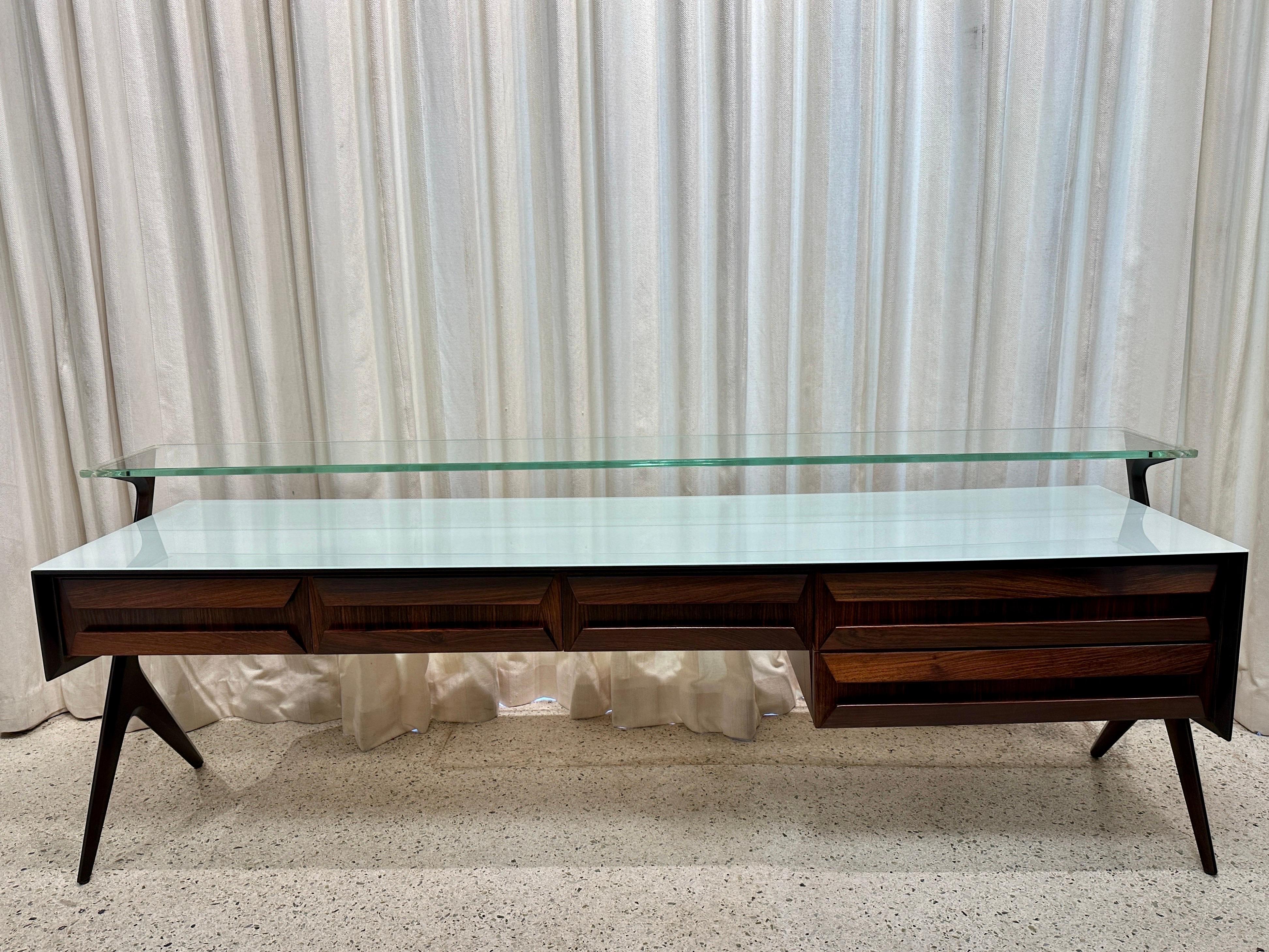 Italienisches Sideboard oder Kredenz aus der Mitte des Jahrhunderts von Vittorio Dassi, 1950er Jahre (Glas) im Angebot