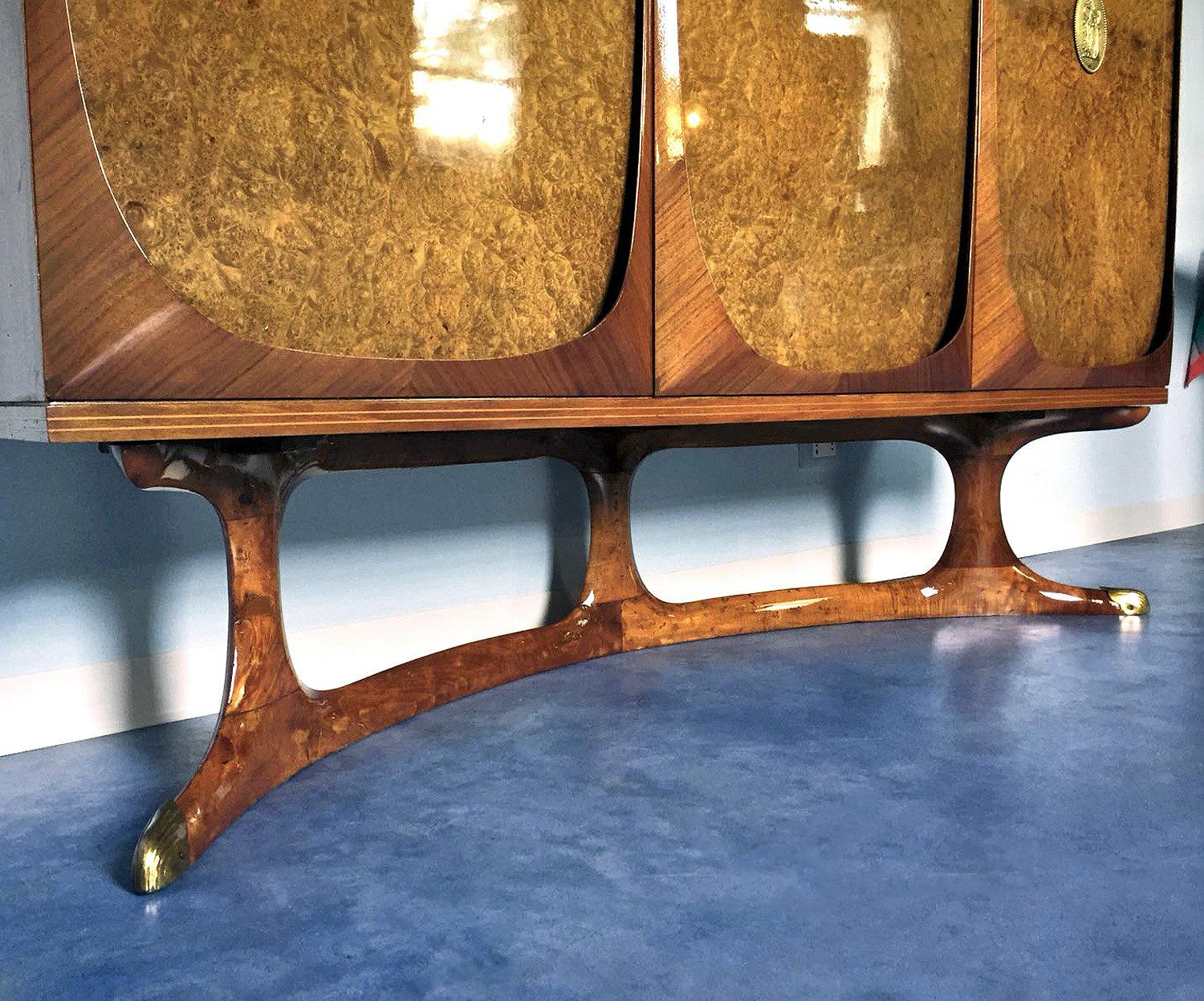 Italienisches Sideboard aus der Mitte des Jahrhunderts mit drei Türen aus Birkenwurzelholz von Dassi, 1950er Jahre (Moderne der Mitte des Jahrhunderts) im Angebot