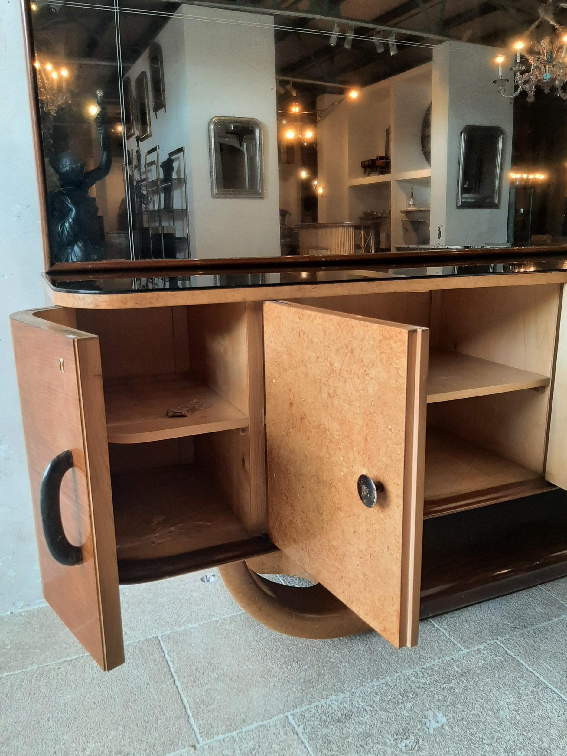 Mid-20th Century Italian Mid-Century Sideboard with Mirror Attributed to Osvaldo Borsani, 1940s For Sale