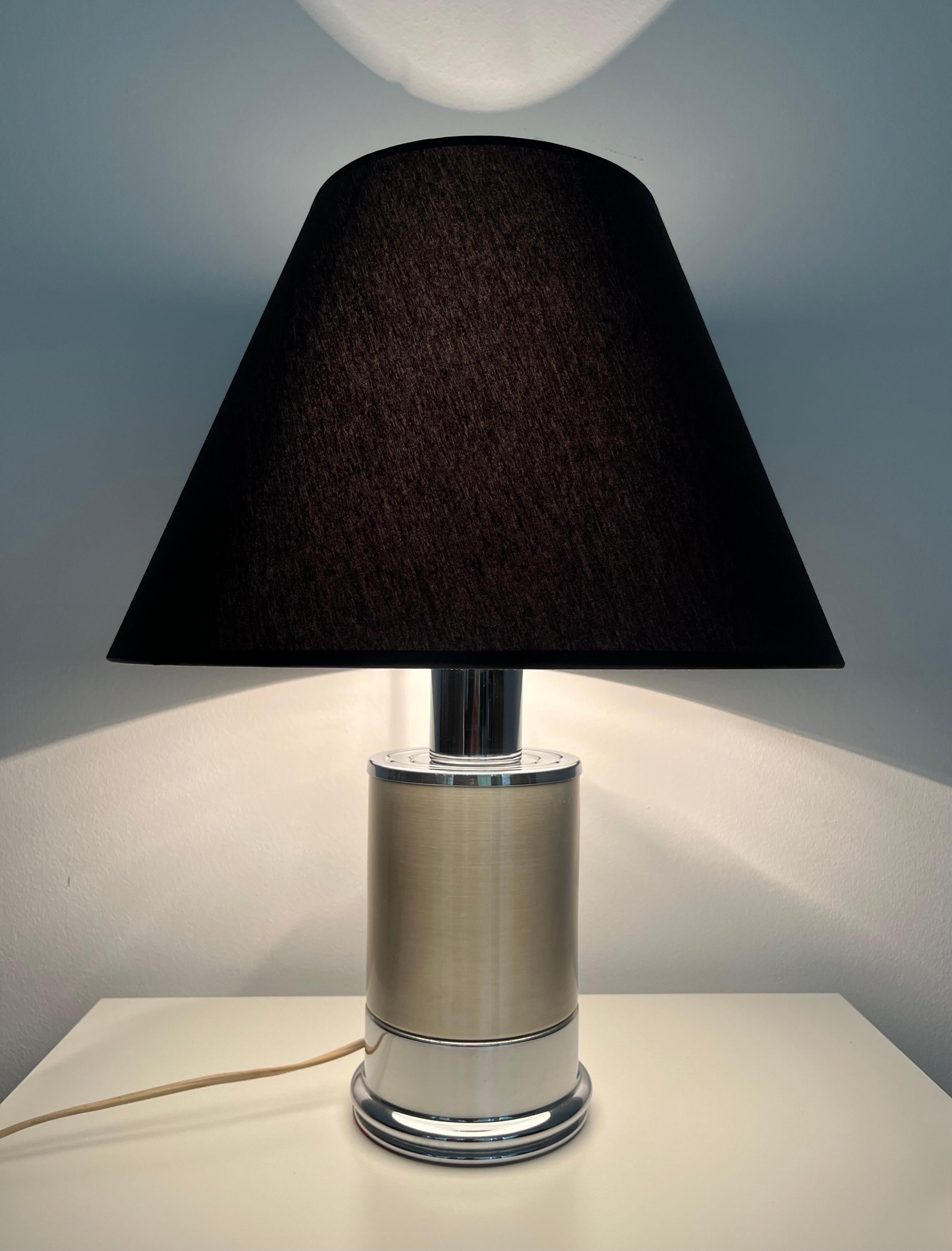 Italian Mid-Century Silvered Metal Table Lamp, 1970s For Sale 1