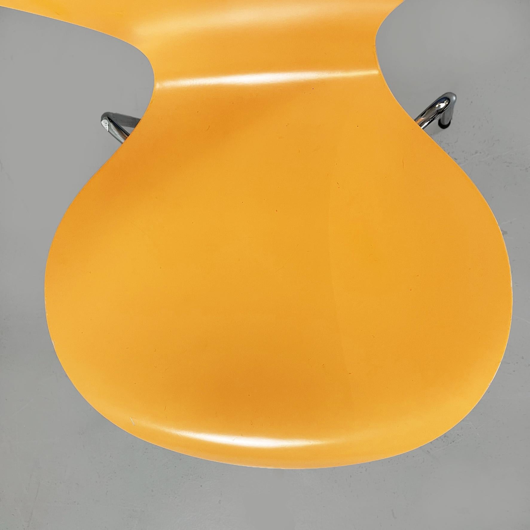 Chaises italiennes série 7 du milieu du siècle dernier en bois orange de Jacobsen pour Fritz Hansen, 1999 en vente 6