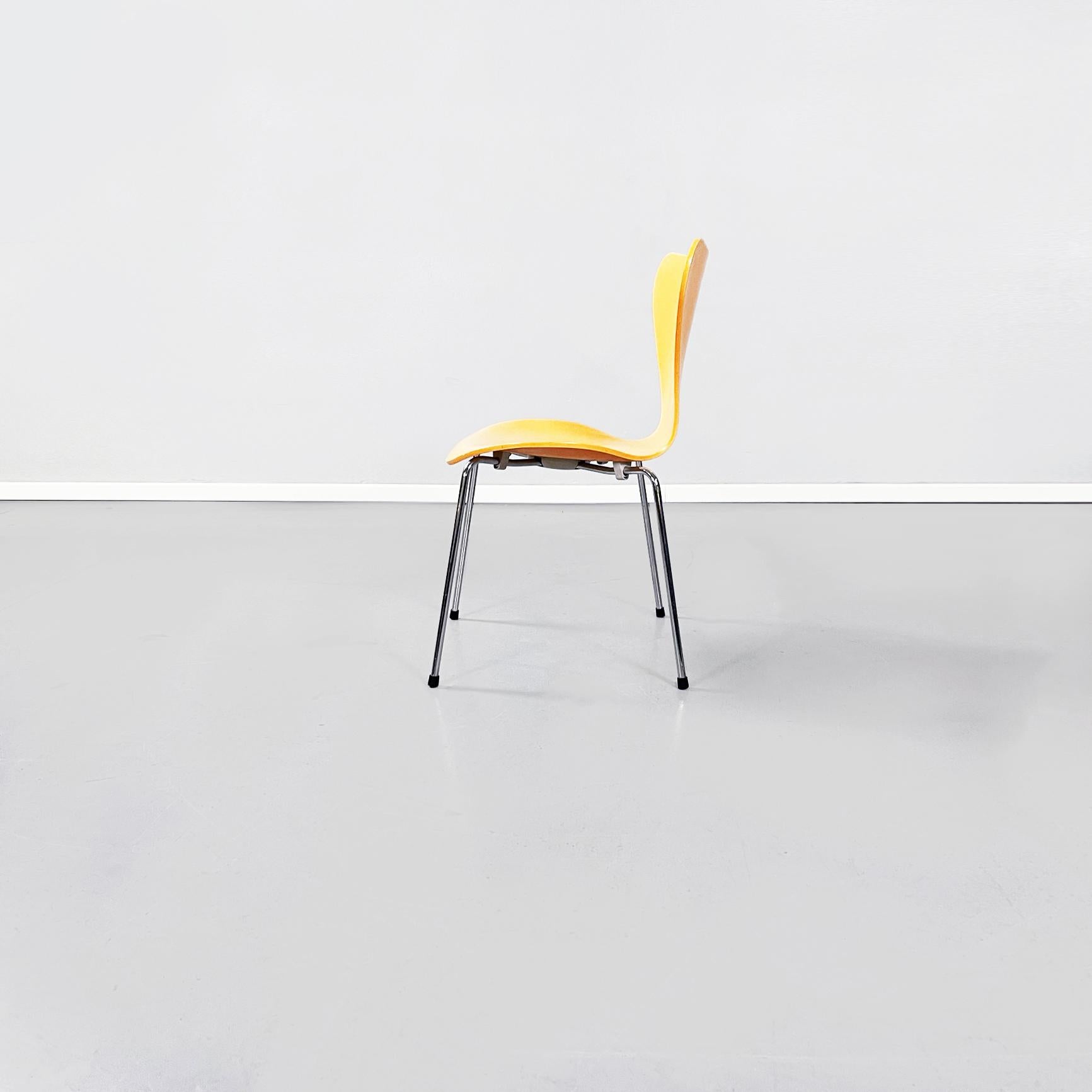 Steel Italian Mid-century Orange wood Chairs Serie 7 by Jacobsen for Fritz Hansen, 1999 For Sale