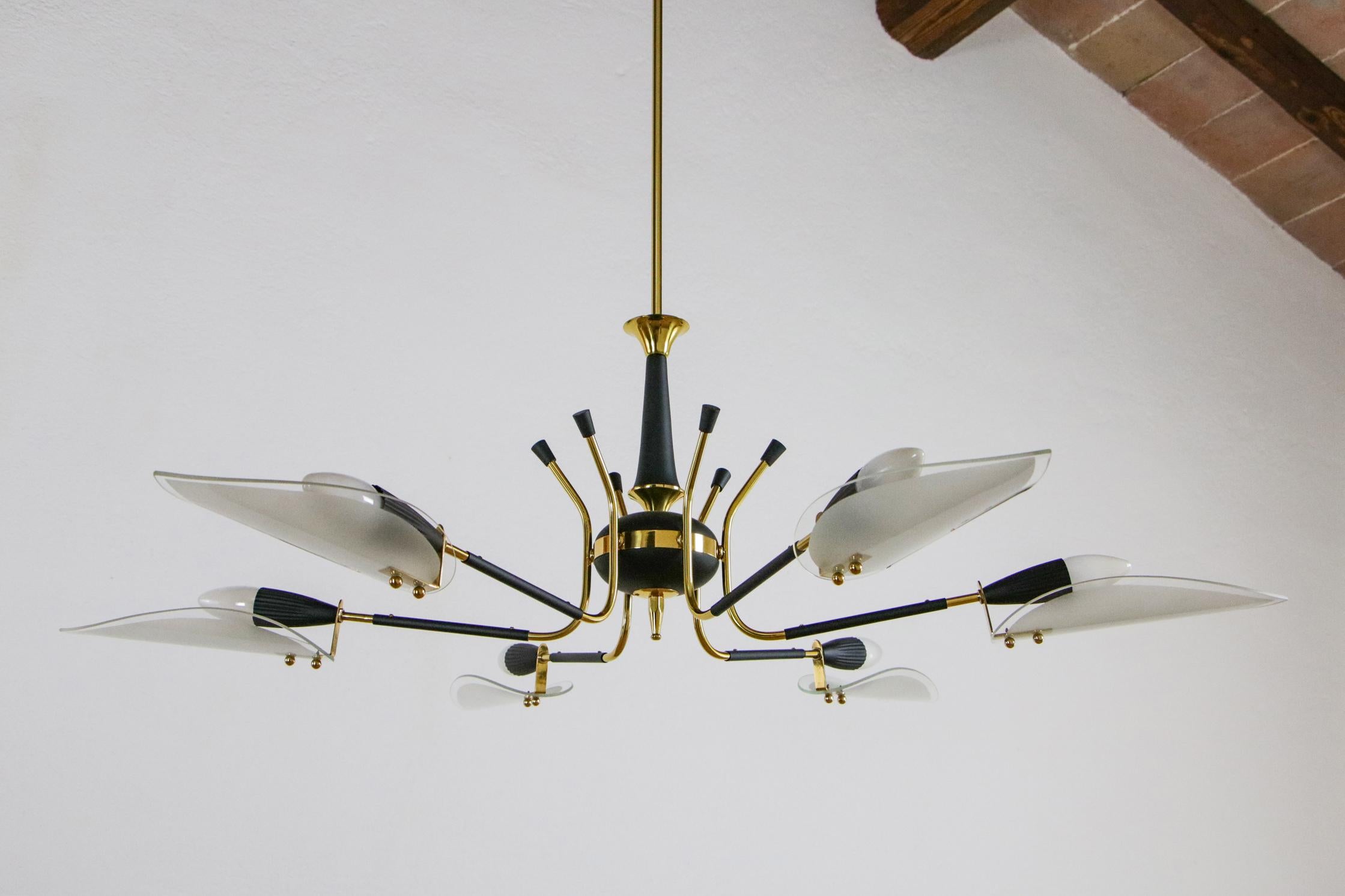 Italian Mid Century Six Lights Chandelier attributed to Stilnovo For Sale 7