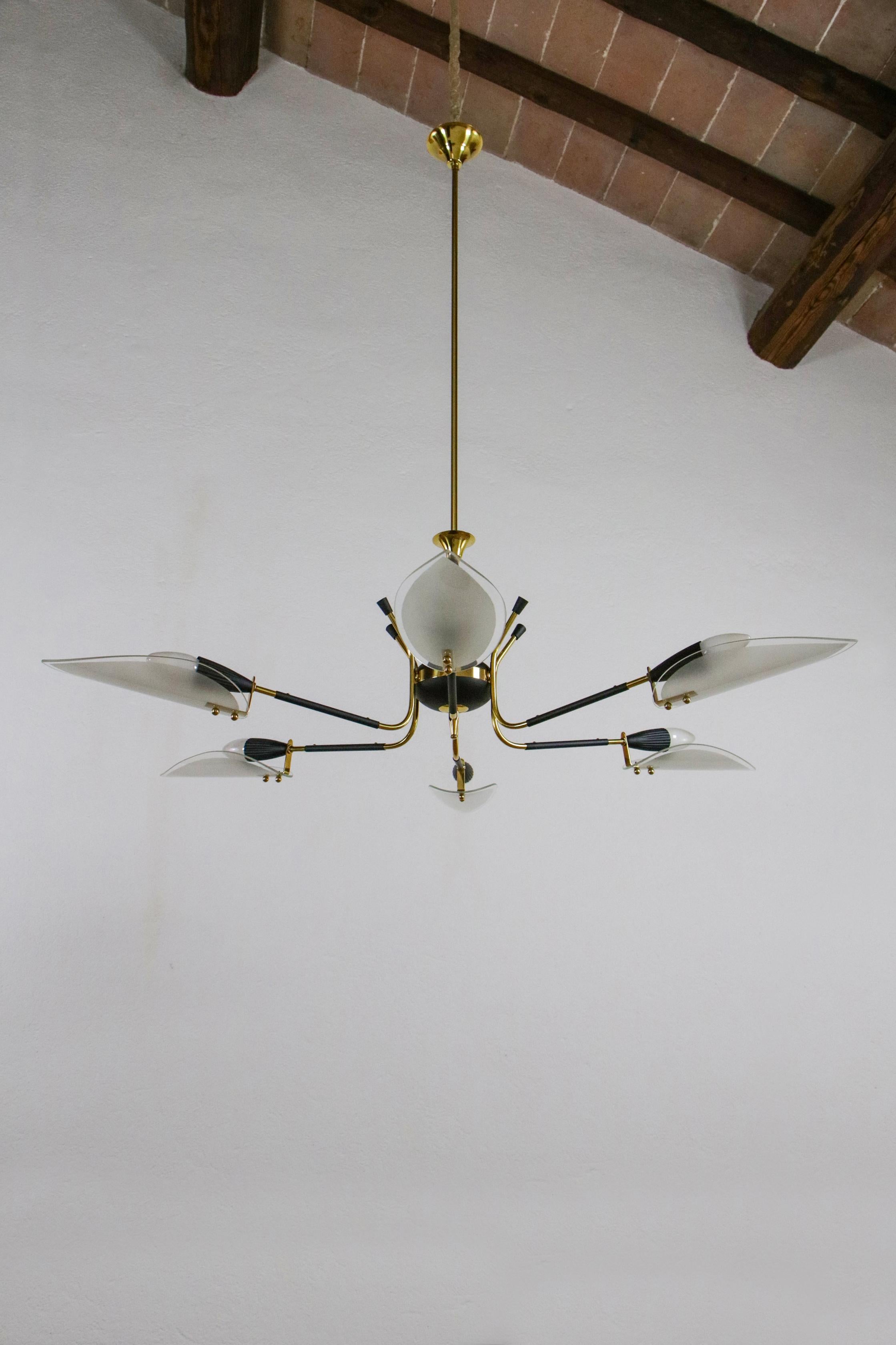 Italian Mid Century Six Lights Chandelier attributed to Stilnovo For Sale 8